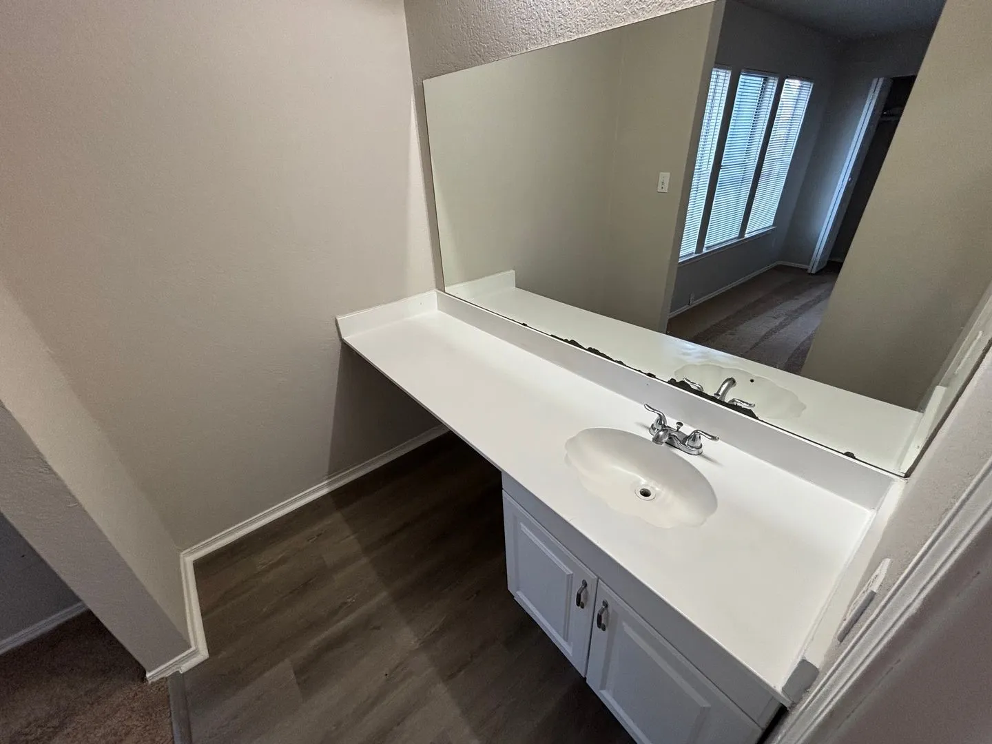 Single Family Residence For Rent in Dallas County , 10311 Tamworth Drive, Dallas, Texas 75217, 2 Bedroom, 2 Bathroom, 1 Garage spaces, 1,068 Sqft, built in 1983, mls#21365370, Real Estate Agent in Dallas, Homes For Rent in Dallas county, Homes For Rent in Dallas, Realtor in Dallas Texas, Real Estate Brokerage Independent Realty Texas, Luminita Cordes Realtor
