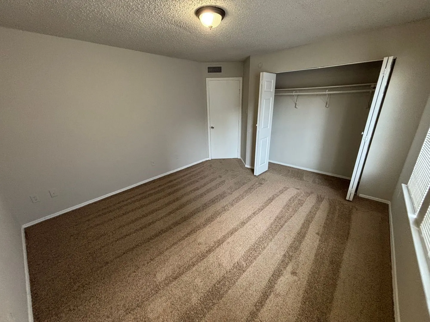 Single Family Residence For Rent in Dallas County , 10311 Tamworth Drive, Dallas, Texas 75217, 2 Bedroom, 2 Bathroom, 1 Garage spaces, 1,068 Sqft, built in 1983, mls#21365370, Real Estate Agent in Dallas, Homes For Rent in Dallas county, Homes For Rent in Dallas, Realtor in Dallas Texas, Real Estate Brokerage Independent Realty Texas, Luminita Cordes Realtor