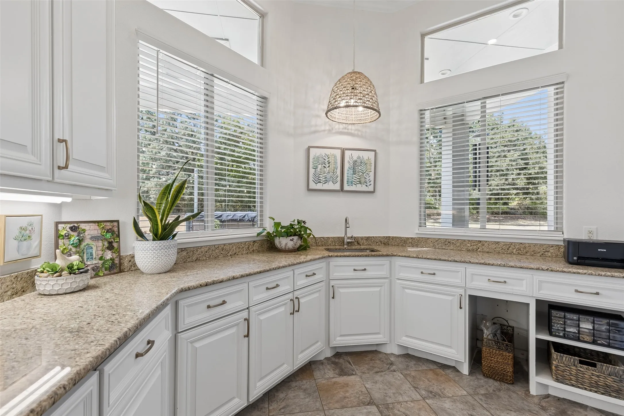 Single Family Residence For Sale in Denton County , 1270 Sunset Pointe, Cross Roads, Texas 76227, 4 Bedroom, 6 Bathroom, 3 Garage spaces, 4,640 Sqft, built in 2008, mls#21364522, Real Estate Agent in Cross Roads, Homes For Sale in Denton county, Homes For Sale in Cross Roads, Realtor in Cross Roads Texas, Real Estate Brokerage Independent Realty Texas, Luminita Cordes Realtor