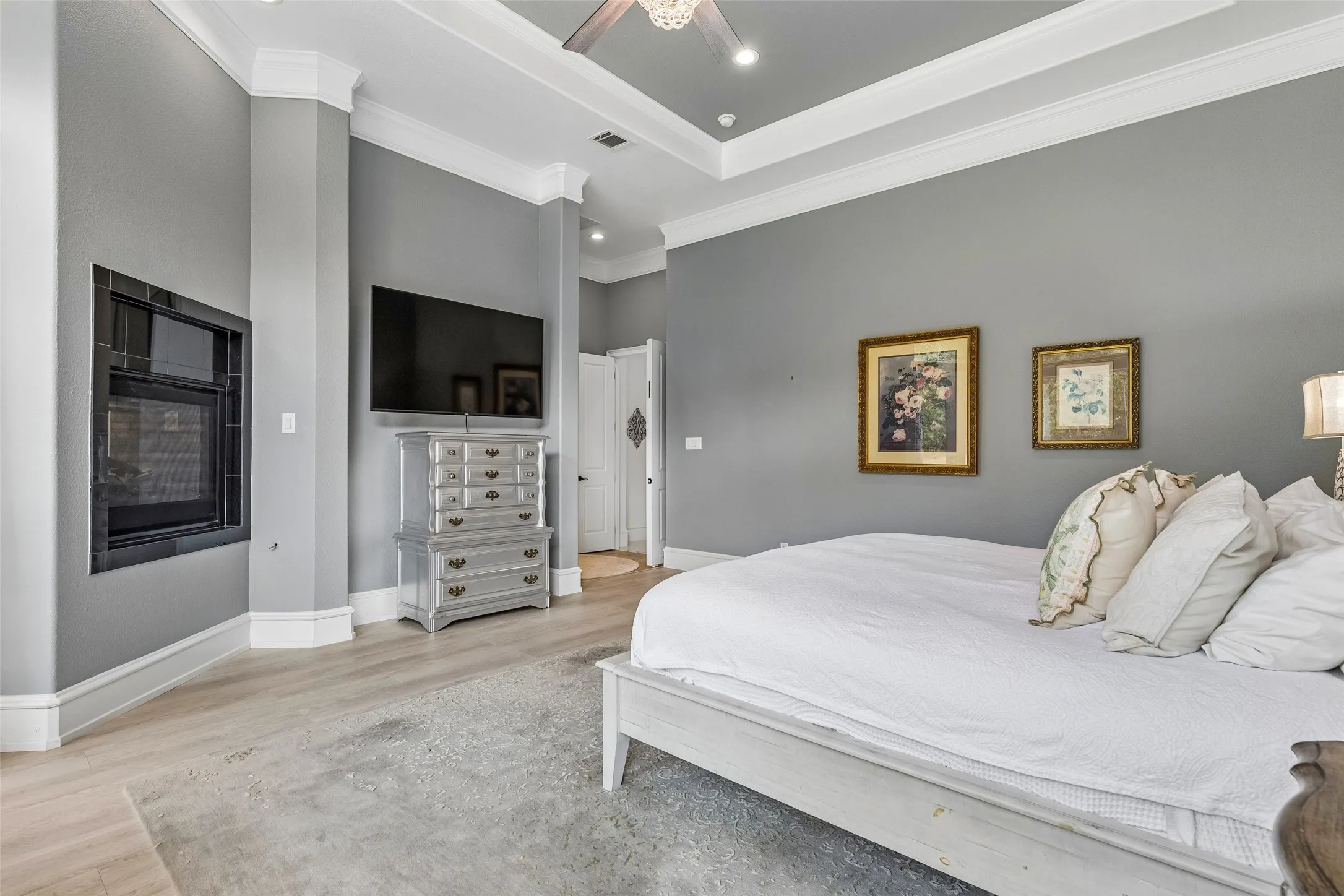 Single Family Residence For Sale in Denton County , 1270 Sunset Pointe, Cross Roads, Texas 76227, 4 Bedroom, 6 Bathroom, 3 Garage spaces, 4,640 Sqft, built in 2008, mls#21364522, Real Estate Agent in Cross Roads, Homes For Sale in Denton county, Homes For Sale in Cross Roads, Realtor in Cross Roads Texas, Real Estate Brokerage Independent Realty Texas, Luminita Cordes Realtor