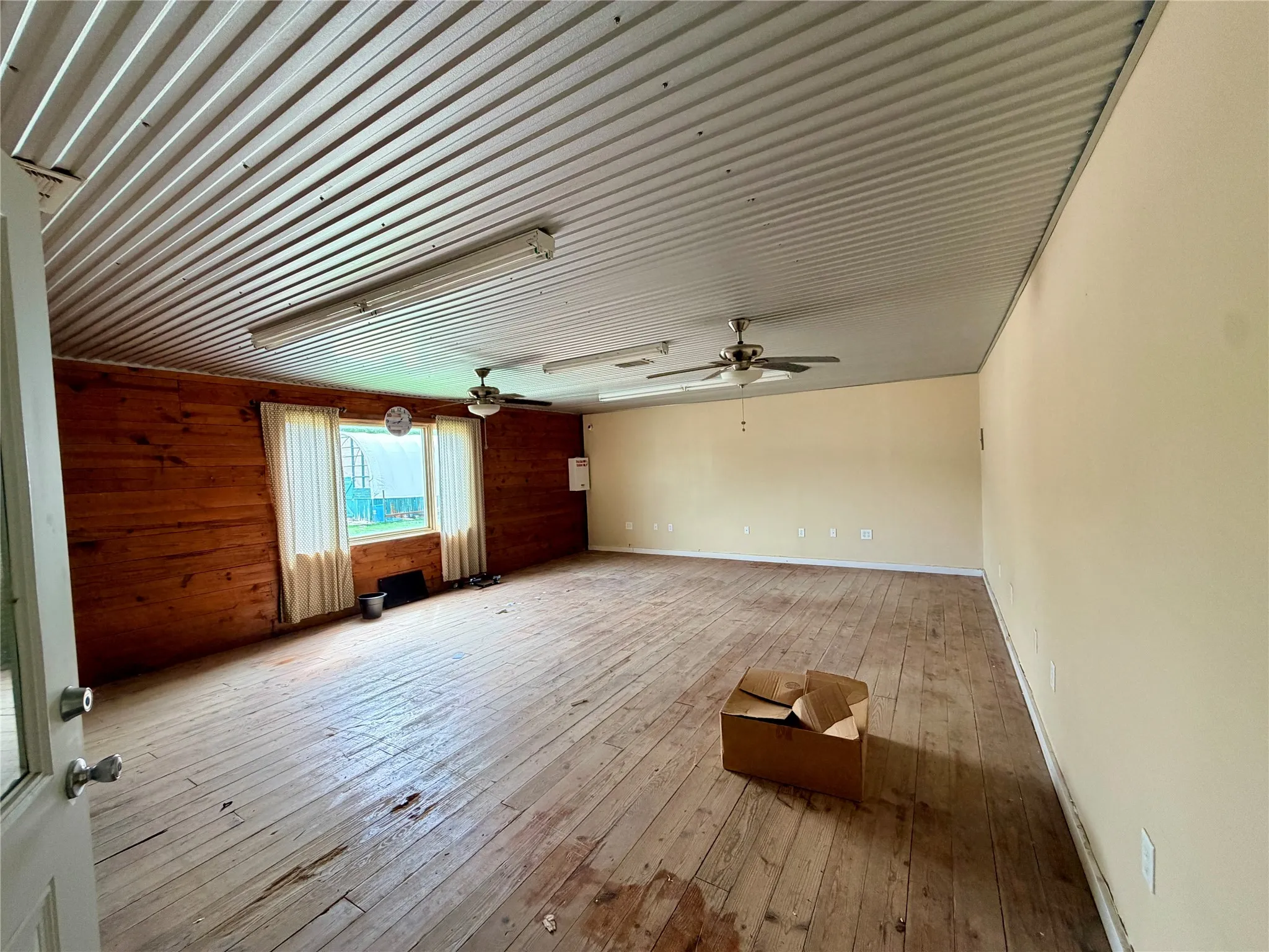 Office For Rent in Mills County , 802 W Third, Goldthwaite, Texas 76844, 0, 0, Garage spaces, 3,600 Sqft, built in 1950, Price $2,300, mls#21365323, Real Estate Agent in Goldthwaite, Homes For Rent in Mills county, Homes For Rent in Goldthwaite, Realtor in Goldthwaite Texas, Real Estate Brokerage Independent Realty Texas, Luminita Cordes Realtor