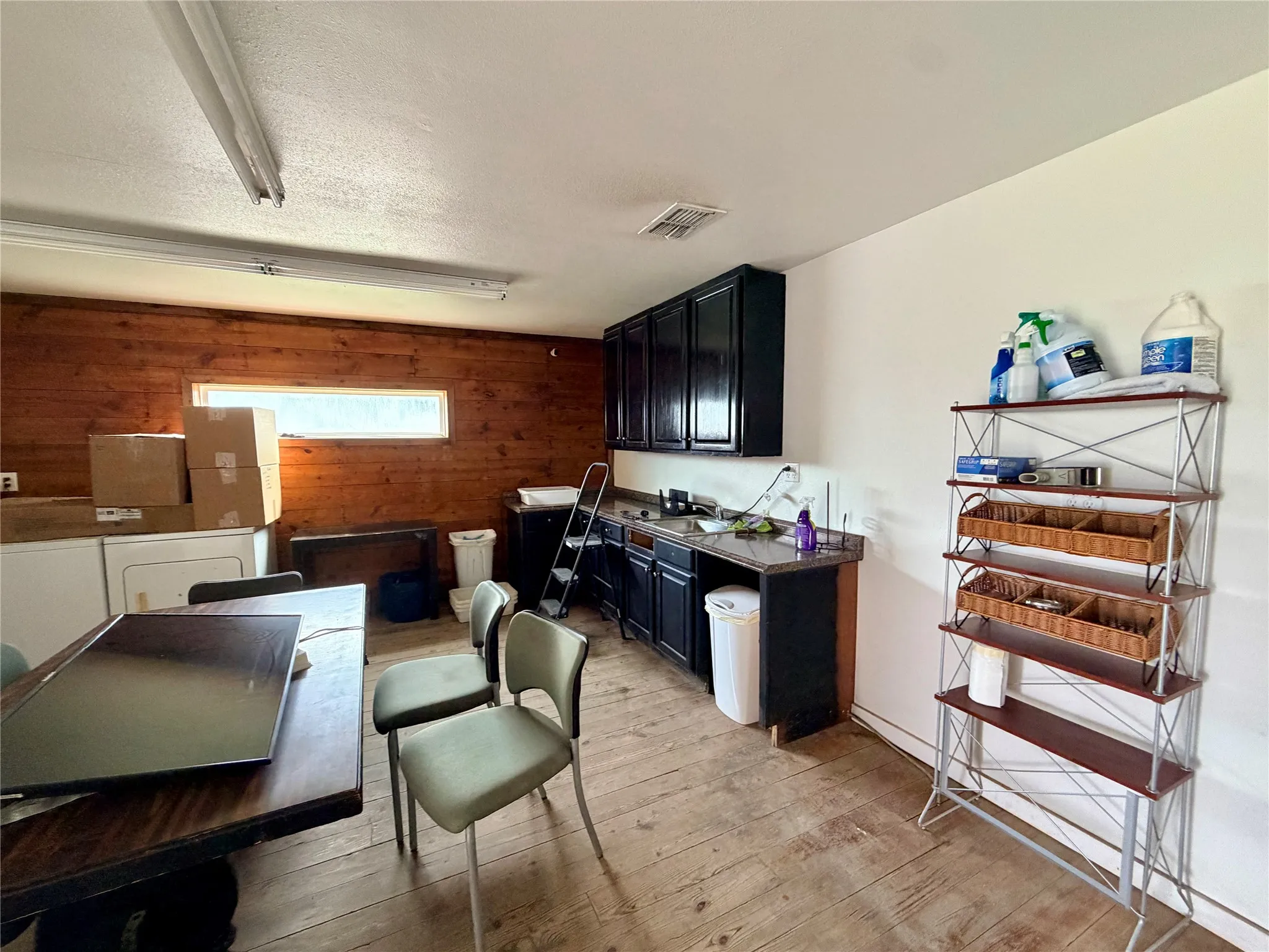 Office For Rent in Mills County , 802 W Third, Goldthwaite, Texas 76844, 0, 0, Garage spaces, 3,600 Sqft, built in 1950, Price $2,300, mls#21365323, Real Estate Agent in Goldthwaite, Homes For Rent in Mills county, Homes For Rent in Goldthwaite, Realtor in Goldthwaite Texas, Real Estate Brokerage Independent Realty Texas, Luminita Cordes Realtor