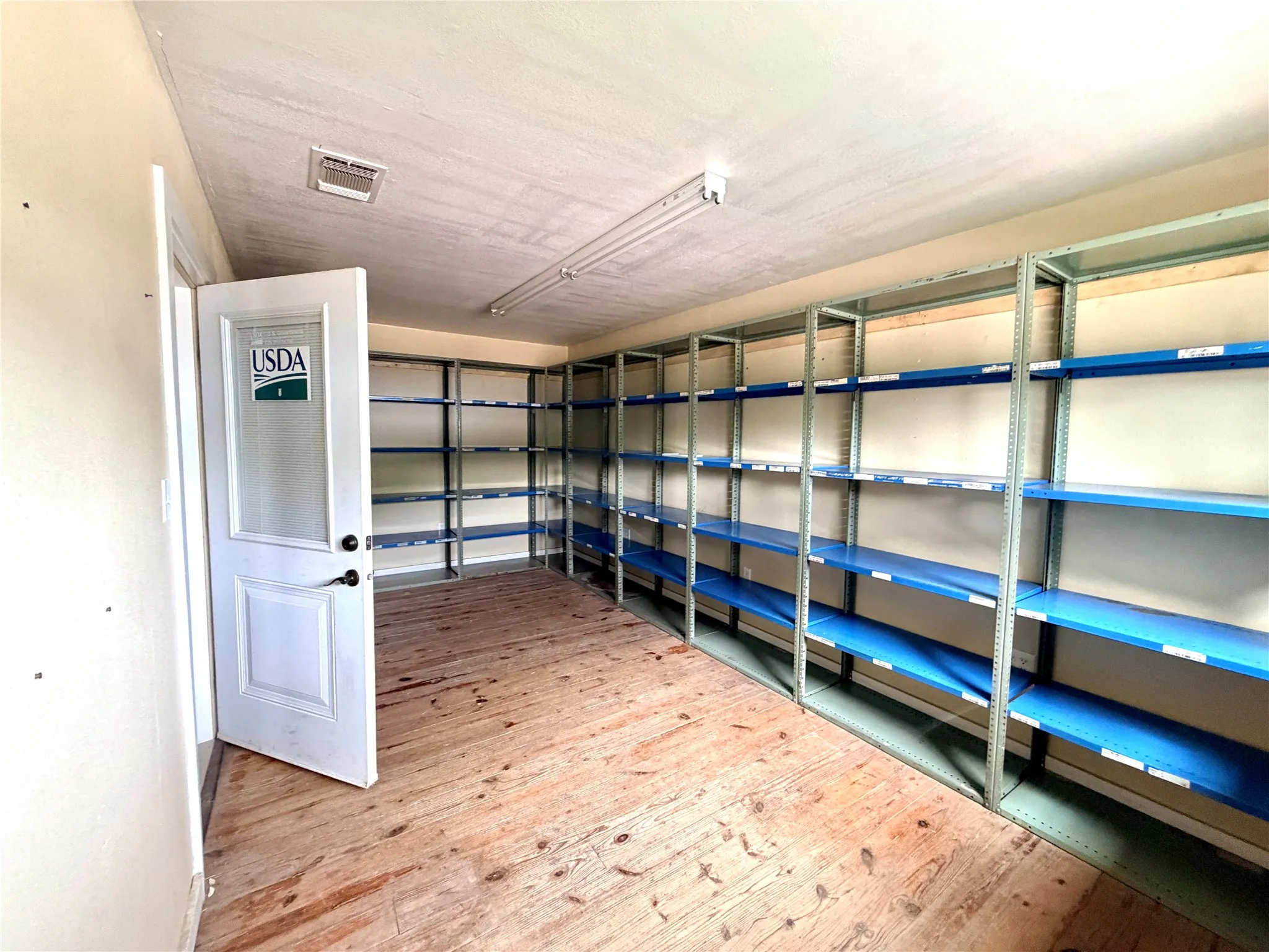 Office For Rent in Mills County , 802 W Third, Goldthwaite, Texas 76844, 0, 0, Garage spaces, 3,600 Sqft, built in 1950, Price $2,300, mls#21365323, Real Estate Agent in Goldthwaite, Homes For Rent in Mills county, Homes For Rent in Goldthwaite, Realtor in Goldthwaite Texas, Real Estate Brokerage Independent Realty Texas, Luminita Cordes Realtor