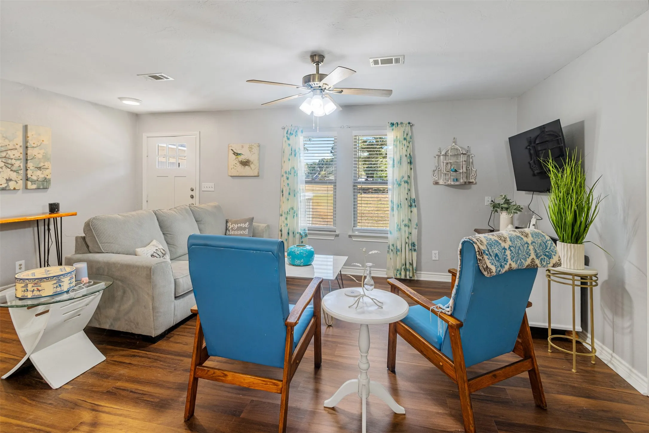 Single Family Residence For Sale in Henderson County , 120 Memorial Drive, Gun Barrel City, Texas 75156, 2 Bedroom, 3 Bathroom, Garage spaces, 1,200 Sqft, built in 1970, mls#21361891, Real Estate Agent in Gun Barrel City, Homes For Sale in Henderson county, Homes For Sale in Gun Barrel City, Realtor in Gun Barrel City Texas, Real Estate Brokerage Independent Realty Texas, Luminita Cordes Realtor