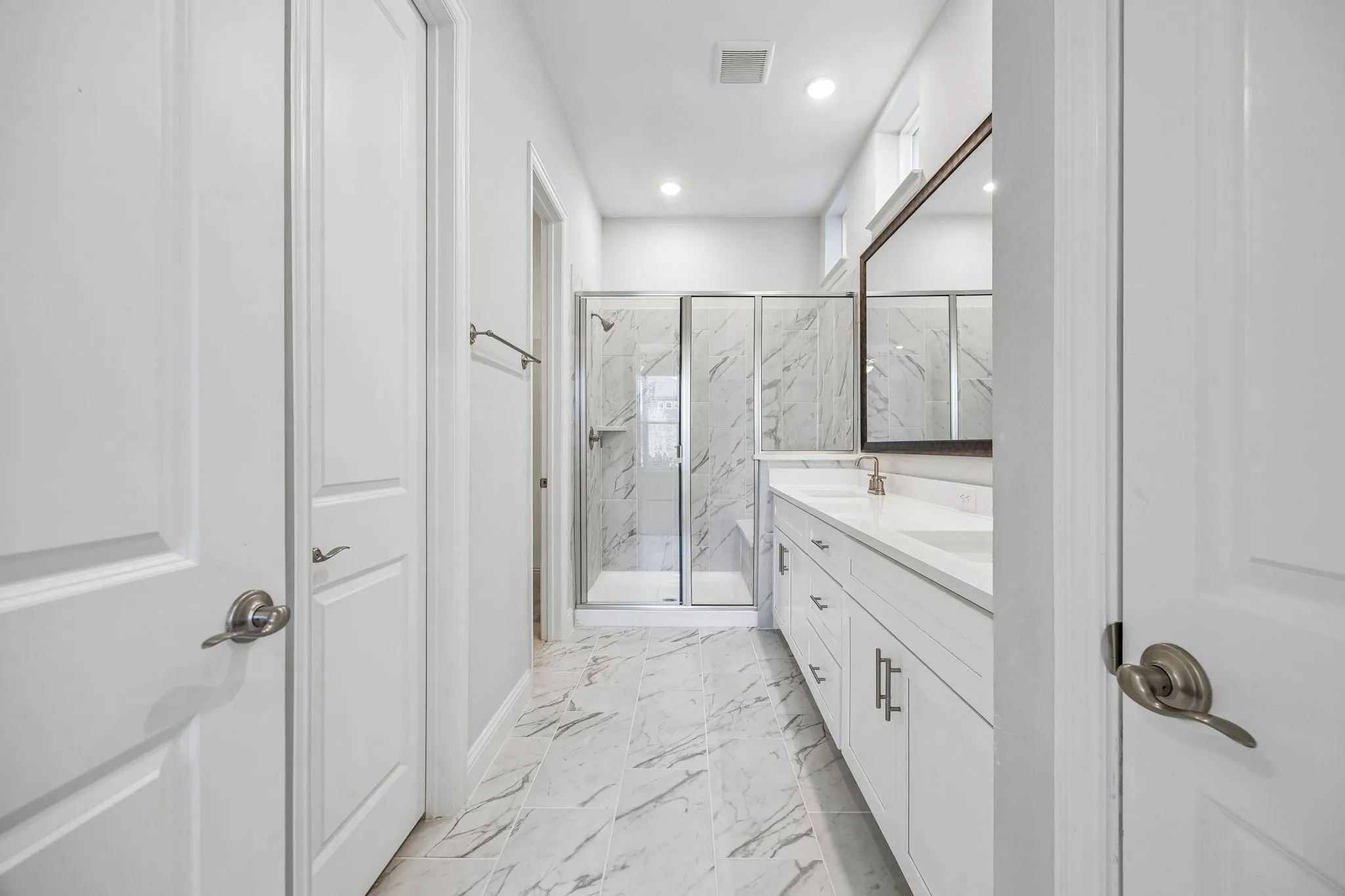 Single Family Residence For Rent in Collin County , 11476 Chartwell Court, Frisco, Texas 75035, 5 Bedroom, 4 Bathroom, 2 Garage spaces, 2,753 Sqft, built in 2024, mls#21360938, Real Estate Agent in Frisco, Homes For Rent in Collin county, Homes For Rent in Frisco, Realtor in Frisco Texas, Real Estate Brokerage Independent Realty Texas, Luminita Cordes Realtor