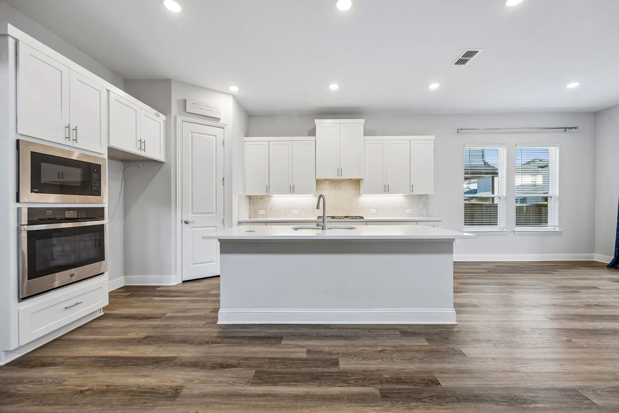 Single Family Residence For Rent in Collin County , 11476 Chartwell Court, Frisco, Texas 75035, 5 Bedroom, 4 Bathroom, 2 Garage spaces, 2,753 Sqft, built in 2024, mls#21360938, Real Estate Agent in Frisco, Homes For Rent in Collin county, Homes For Rent in Frisco, Realtor in Frisco Texas, Real Estate Brokerage Independent Realty Texas, Luminita Cordes Realtor