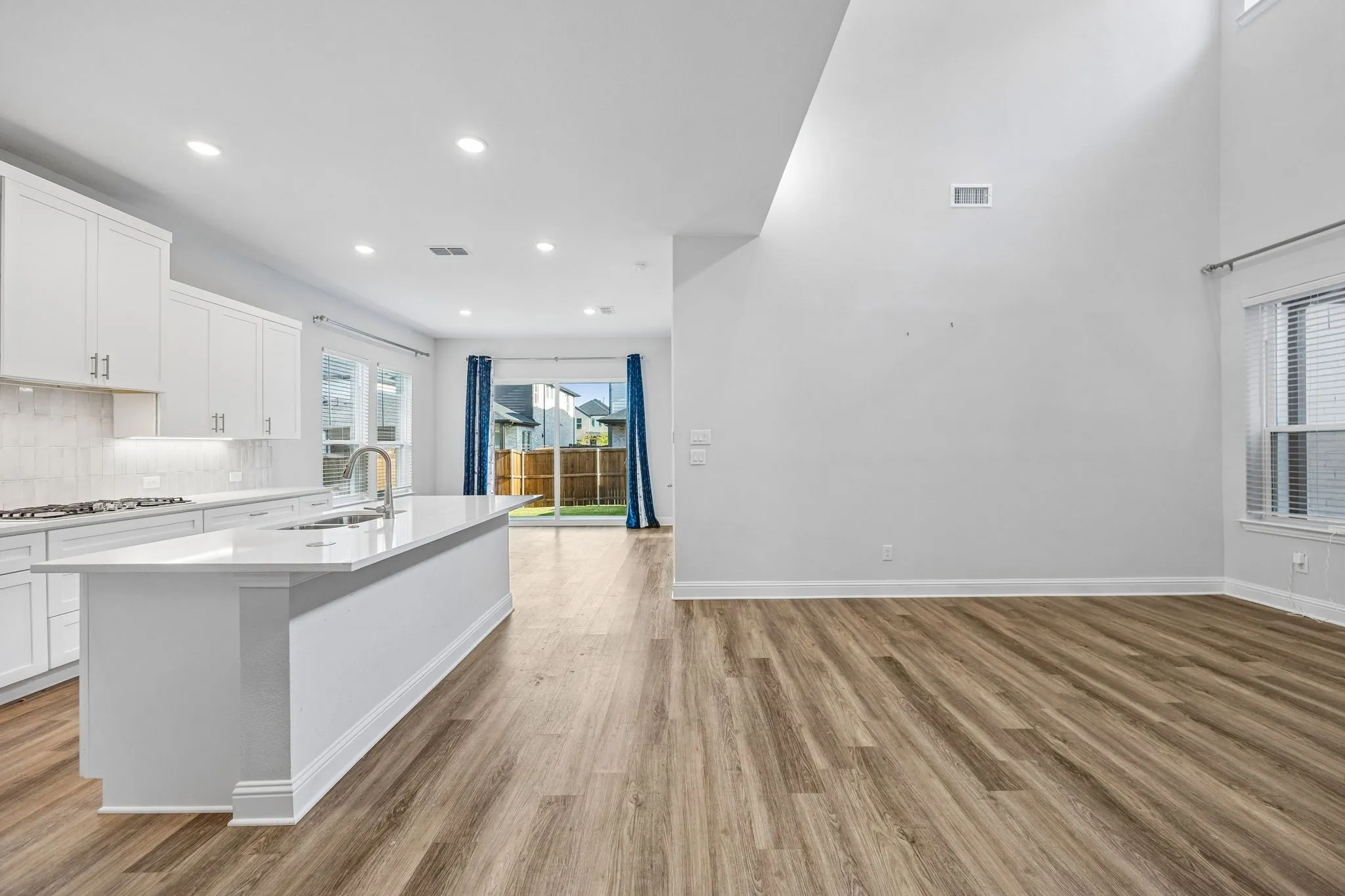 Single Family Residence For Rent in Collin County , 11476 Chartwell Court, Frisco, Texas 75035, 5 Bedroom, 4 Bathroom, 2 Garage spaces, 2,753 Sqft, built in 2024, mls#21360938, Real Estate Agent in Frisco, Homes For Rent in Collin county, Homes For Rent in Frisco, Realtor in Frisco Texas, Real Estate Brokerage Independent Realty Texas, Luminita Cordes Realtor