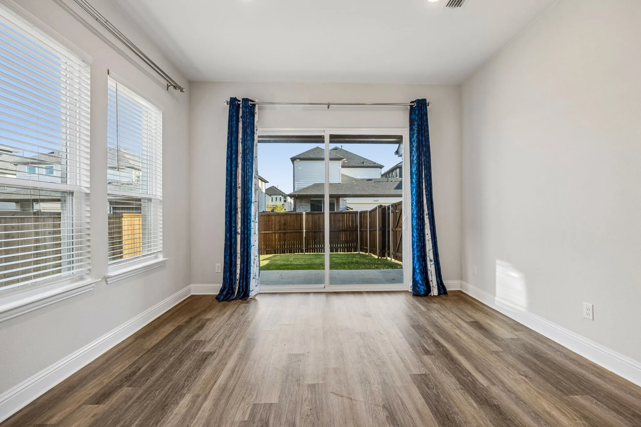 Single Family Residence For Rent in Collin County , 11476 Chartwell Court, Frisco, Texas 75035, 5 Bedroom, 4 Bathroom, 2 Garage spaces, 2,753 Sqft, built in 2024, mls#21360938, Real Estate Agent in Frisco, Homes For Rent in Collin county, Homes For Rent in Frisco, Realtor in Frisco Texas, Real Estate Brokerage Independent Realty Texas, Luminita Cordes Realtor
