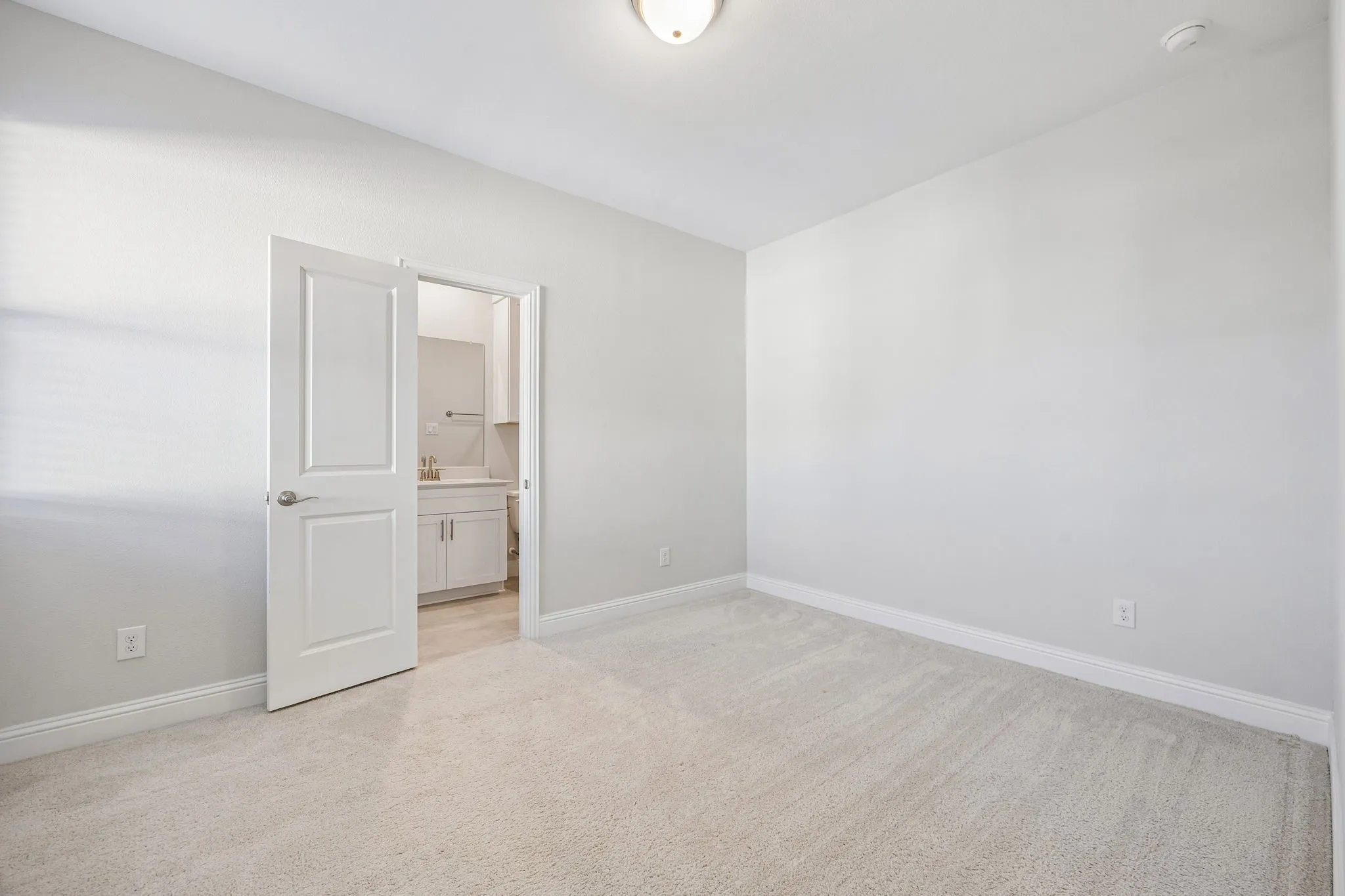 Single Family Residence For Rent in Collin County , 11476 Chartwell Court, Frisco, Texas 75035, 5 Bedroom, 4 Bathroom, 2 Garage spaces, 2,753 Sqft, built in 2024, mls#21360938, Real Estate Agent in Frisco, Homes For Rent in Collin county, Homes For Rent in Frisco, Realtor in Frisco Texas, Real Estate Brokerage Independent Realty Texas, Luminita Cordes Realtor