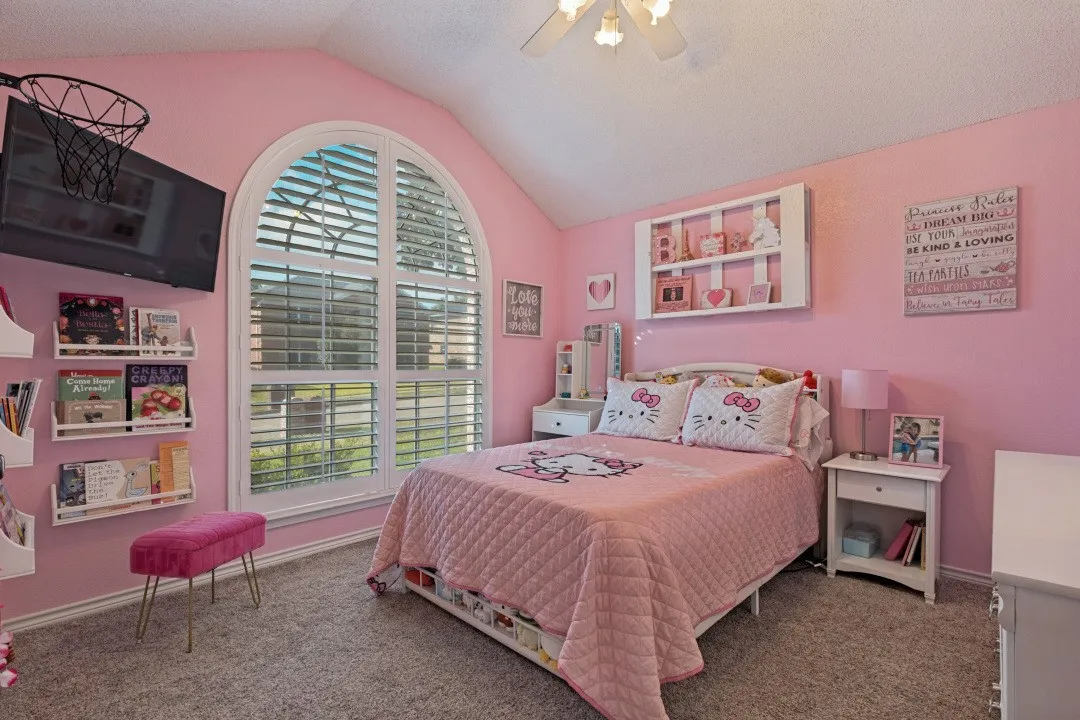 Cute, feminine style