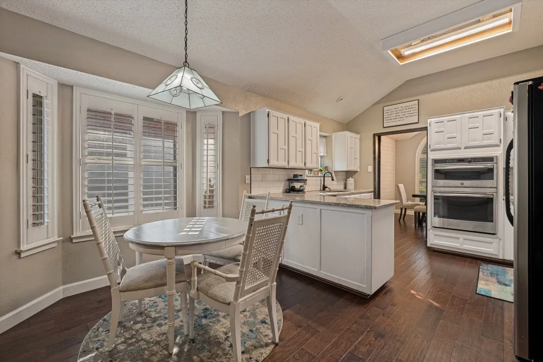 Single Family Residence For Sale in Dallas County , 2425 Waterloo Lane, Mesquite, Texas 75181, 3 Bedroom, 2 Bathroom, 2 Garage spaces, 1,892 Sqft, built in 1992, mls#21364116, Real Estate Agent in Mesquite, Homes For Sale in Dallas county, Homes For Sale in Mesquite, Realtor in Mesquite Texas, Real Estate Brokerage Independent Realty Texas, Luminita Cordes Realtor