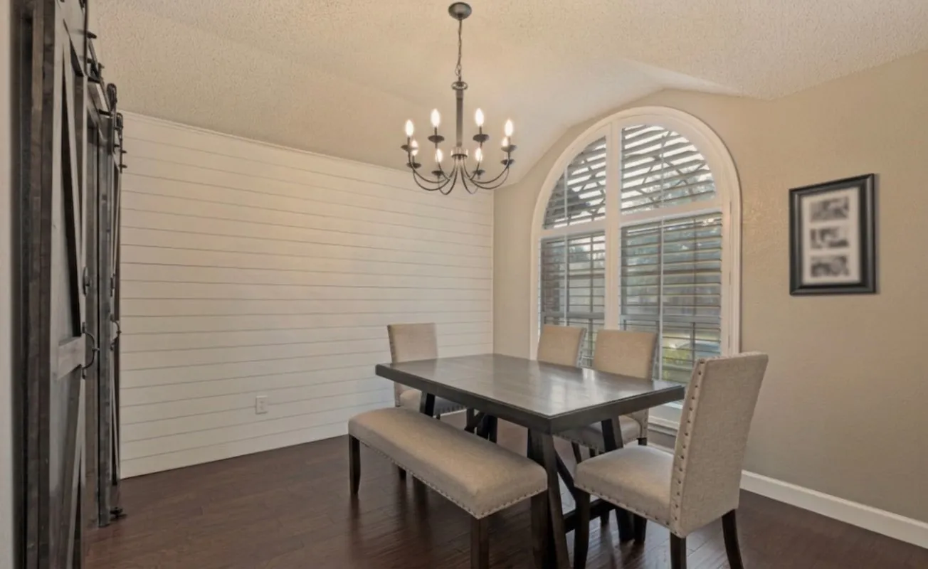 Single Family Residence For Sale in Dallas County , 2425 Waterloo Lane, Mesquite, Texas 75181, 3 Bedroom, 2 Bathroom, 2 Garage spaces, 1,892 Sqft, built in 1992, mls#21364116, Real Estate Agent in Mesquite, Homes For Sale in Dallas county, Homes For Sale in Mesquite, Realtor in Mesquite Texas, Real Estate Brokerage Independent Realty Texas, Luminita Cordes Realtor