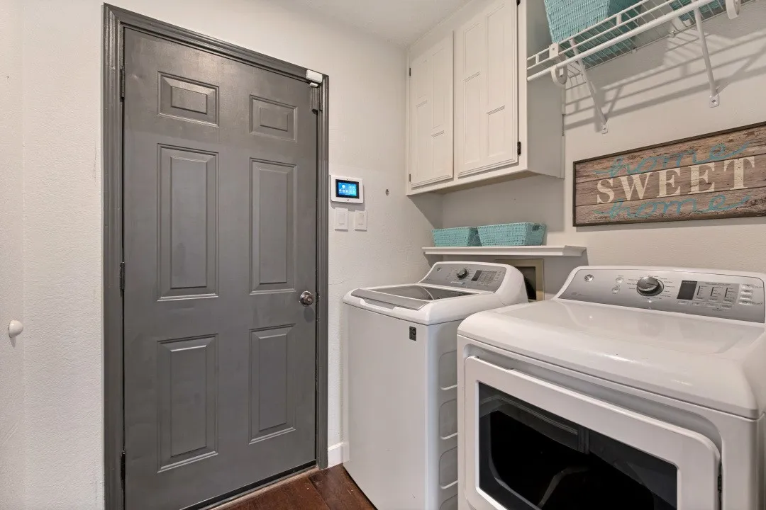 Single Family Residence For Sale in Dallas County , 2425 Waterloo Lane, Mesquite, Texas 75181, 3 Bedroom, 2 Bathroom, 2 Garage spaces, 1,892 Sqft, built in 1992, mls#21364116, Real Estate Agent in Mesquite, Homes For Sale in Dallas county, Homes For Sale in Mesquite, Realtor in Mesquite Texas, Real Estate Brokerage Independent Realty Texas, Luminita Cordes Realtor