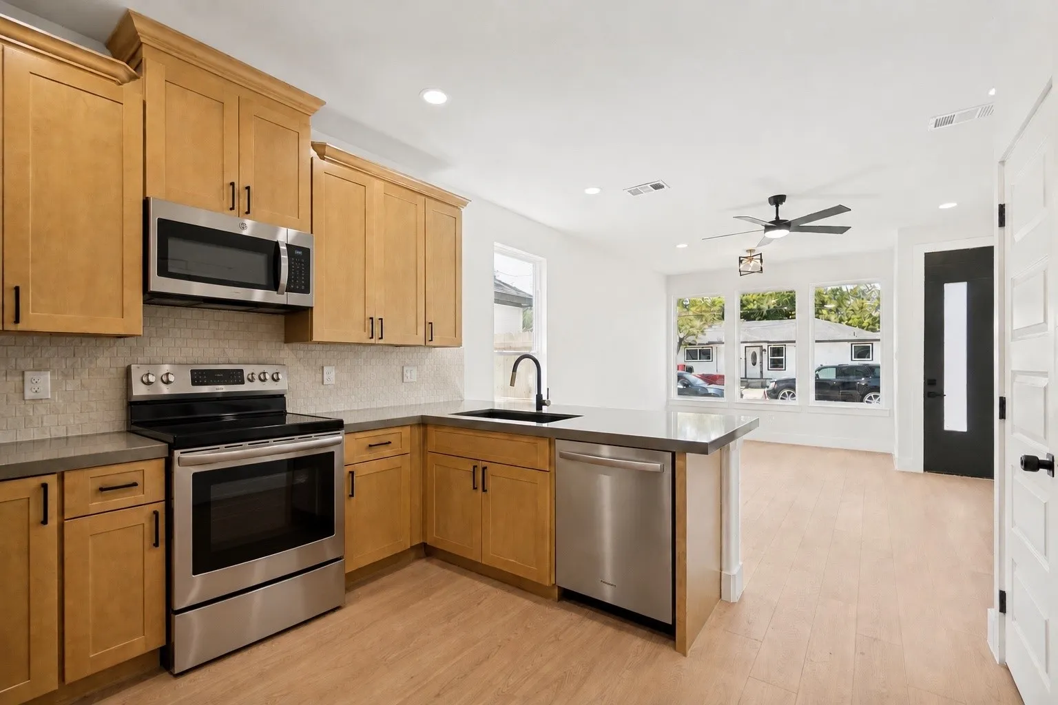 Single Family Residence For Sale in Dallas County , 4000 Coolidge Street, Dallas, Texas 75215, 3 Bedroom, 3 Bathroom, 1 Garage spaces, 1,300 Sqft, built in 2026, mls#21365401, Real Estate Agent in Dallas, Homes For Sale in Dallas county, Homes For Sale in Dallas, Realtor in Dallas Texas, Real Estate Brokerage Independent Realty Texas, Luminita Cordes Realtor