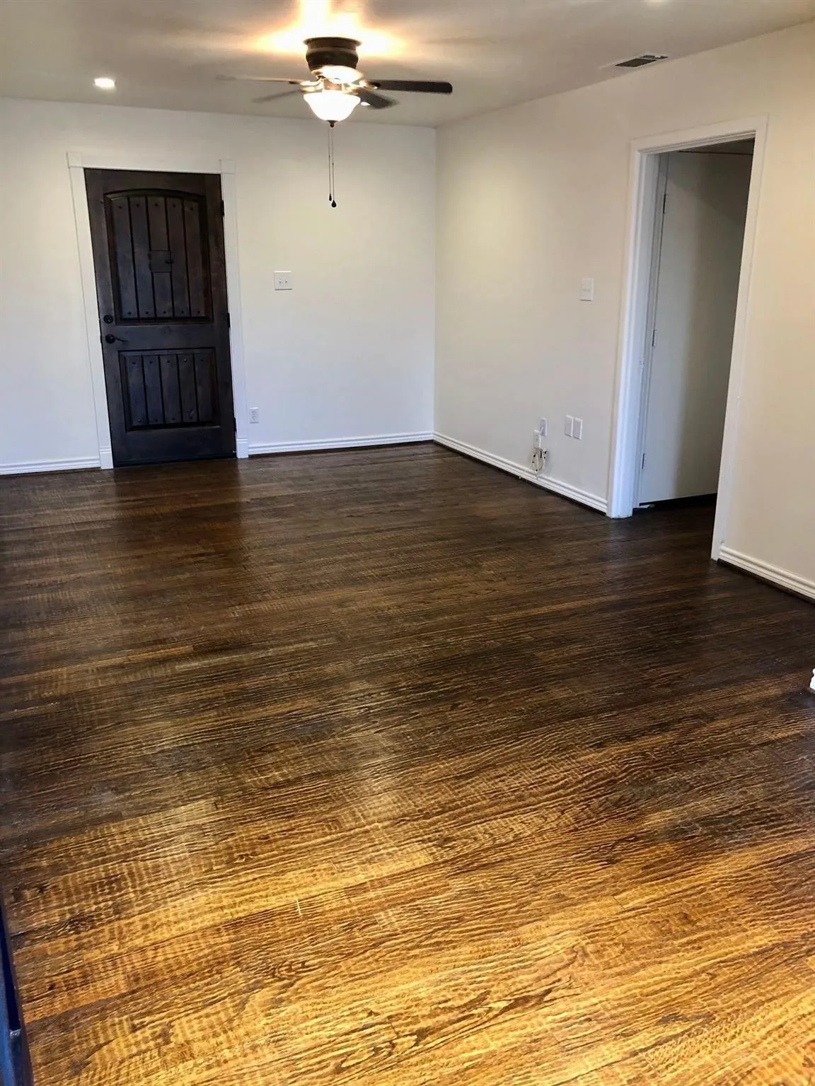 Single Family Residence For Rent in Dallas County , 1425 Marion Drive, Garland, Texas 75042, 3 Bedroom, 1 Bathroom, 1 Garage spaces, 1,070 Sqft, built in 1953, Price $1,895, mls#21365402, Real Estate Agent in Garland, Homes For Rent in Dallas county, Homes For Rent in Garland, Realtor in Garland Texas, Real Estate Brokerage Independent Realty Texas, Luminita Cordes Realtor