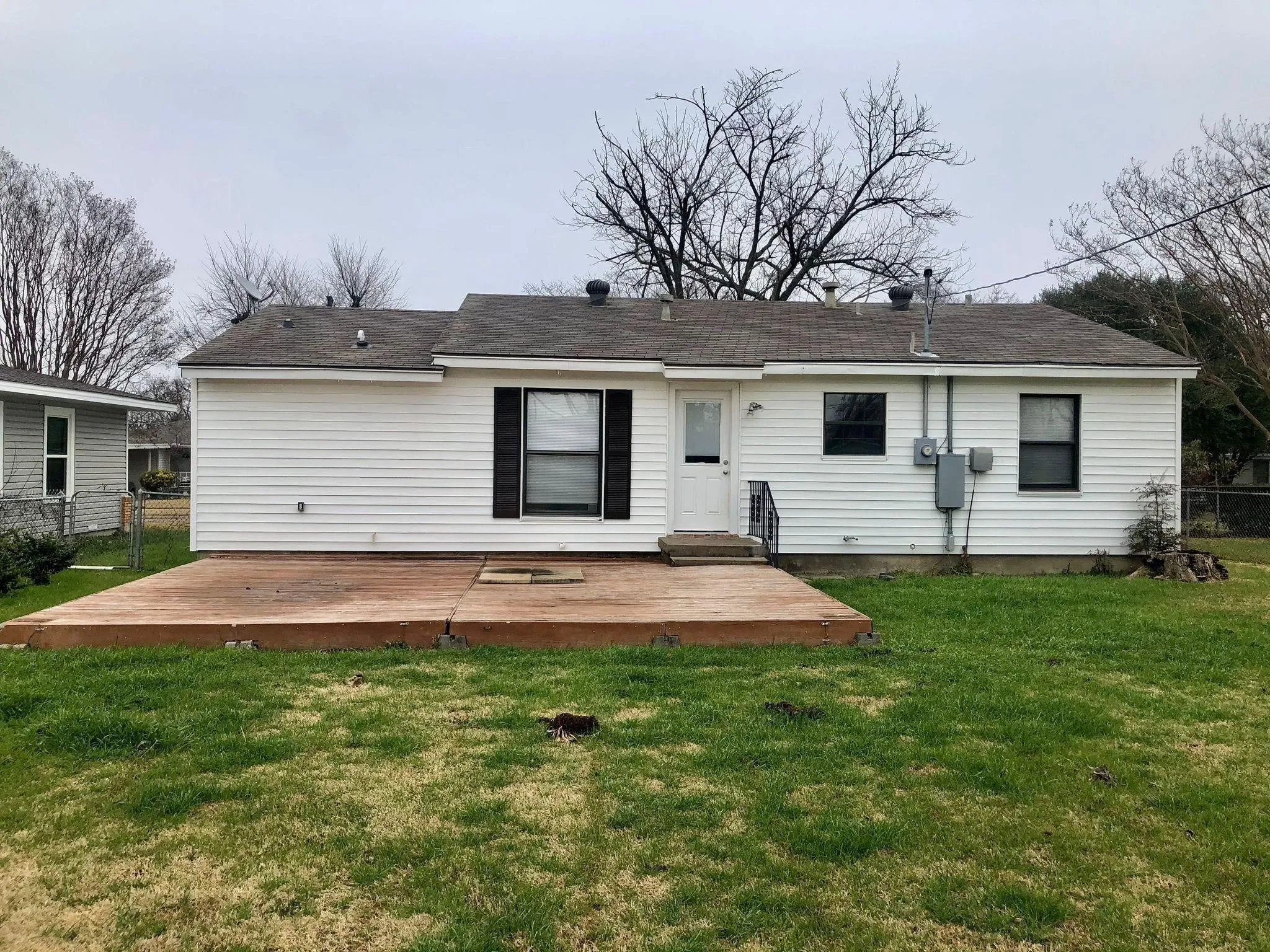 Single Family Residence For Rent in Dallas County , 1425 Marion Drive, Garland, Texas 75042, 3 Bedroom, 1 Bathroom, 1 Garage spaces, 1,070 Sqft, built in 1953, Price $1,895, mls#21365402, Real Estate Agent in Garland, Homes For Rent in Dallas county, Homes For Rent in Garland, Realtor in Garland Texas, Real Estate Brokerage Independent Realty Texas, Luminita Cordes Realtor