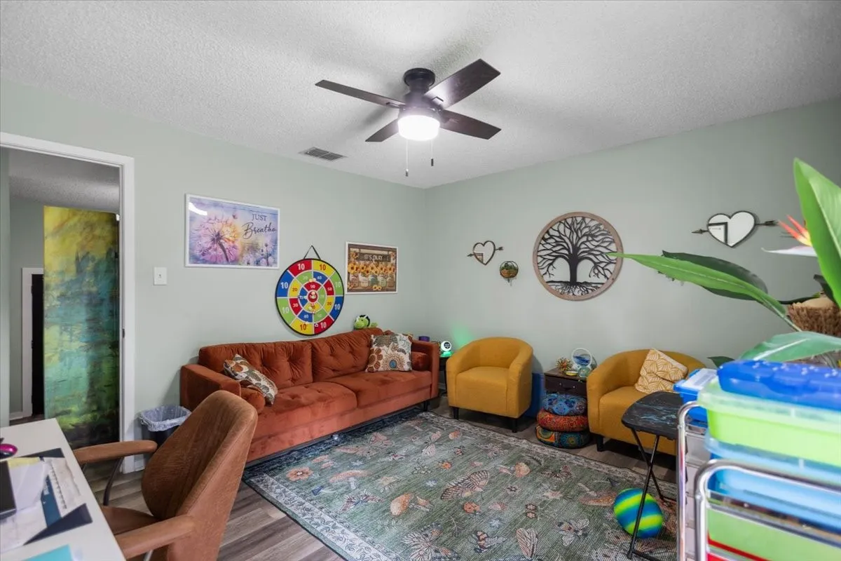 Single Family Residence For Sale in Smith County , 501 Main Street, Lindale, Texas 75771, 4 Bedroom, 2 Bathroom, Garage spaces, 1,696 Sqft, built in 1964, Price $399,000, mls#21365338, Real Estate Agent in Lindale, Homes For Sale in Smith county, Homes For Sale in Lindale, Realtor in Lindale Texas, Real Estate Brokerage Independent Realty Texas, Luminita Cordes Realtor