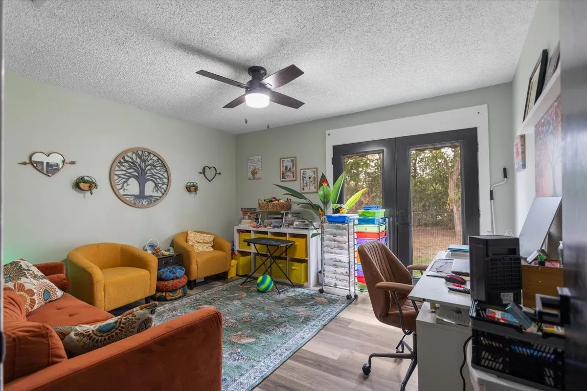 Single Family Residence For Sale in Smith County , 501 Main Street, Lindale, Texas 75771, 4 Bedroom, 2 Bathroom, Garage spaces, 1,696 Sqft, built in 1964, Price $399,000, mls#21365338, Real Estate Agent in Lindale, Homes For Sale in Smith county, Homes For Sale in Lindale, Realtor in Lindale Texas, Real Estate Brokerage Independent Realty Texas, Luminita Cordes Realtor