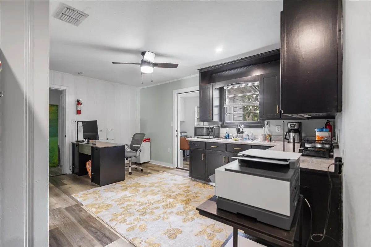 Single Family Residence For Sale in Smith County , 501 Main Street, Lindale, Texas 75771, 4 Bedroom, 2 Bathroom, Garage spaces, 1,696 Sqft, built in 1964, Price $399,000, mls#21365338, Real Estate Agent in Lindale, Homes For Sale in Smith county, Homes For Sale in Lindale, Realtor in Lindale Texas, Real Estate Brokerage Independent Realty Texas, Luminita Cordes Realtor
