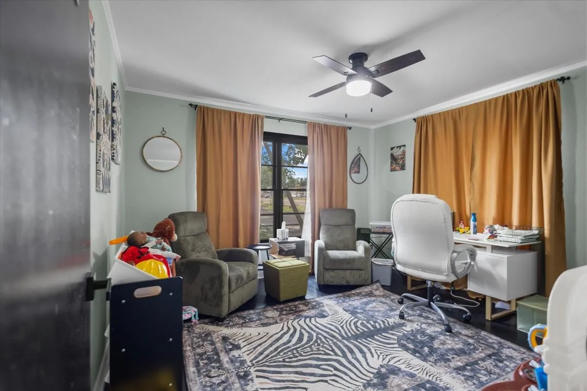 Single Family Residence For Sale in Smith County , 501 Main Street, Lindale, Texas 75771, 4 Bedroom, 2 Bathroom, Garage spaces, 1,696 Sqft, built in 1964, Price $399,000, mls#21365338, Real Estate Agent in Lindale, Homes For Sale in Smith county, Homes For Sale in Lindale, Realtor in Lindale Texas, Real Estate Brokerage Independent Realty Texas, Luminita Cordes Realtor