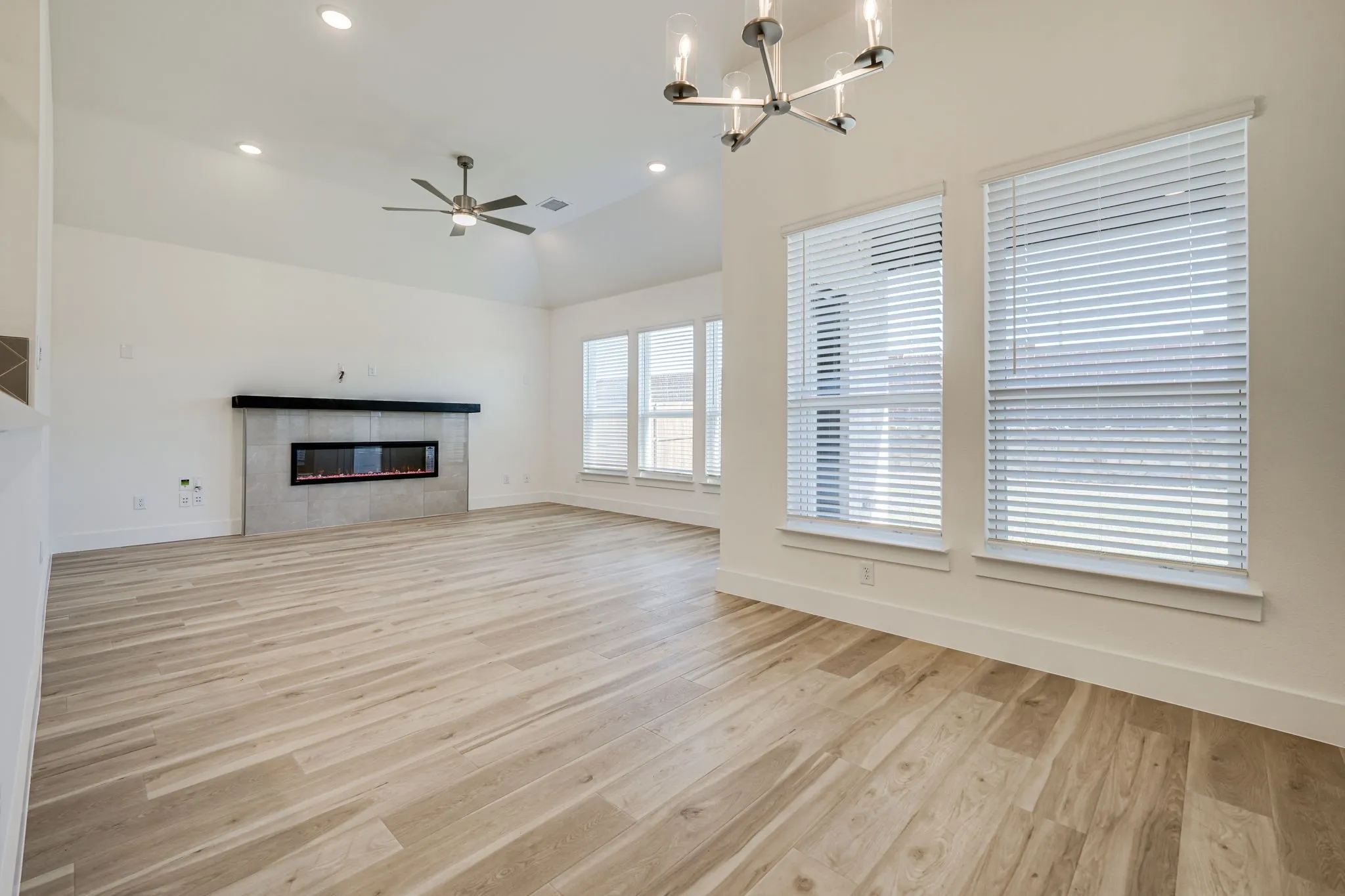 Single Family Residence For Rent in Denton County , 6244 Mulberry Creek Lane, Celina, Texas 75009, 4 Bedroom, 3 Bathroom, 2 Garage spaces, 2,172 Sqft, built in 2023, mls#21364738, Real Estate Agent in Celina, Homes For Rent in Denton county, Homes For Rent in Celina, Realtor in Celina Texas, Real Estate Brokerage Independent Realty Texas, Luminita Cordes Realtor