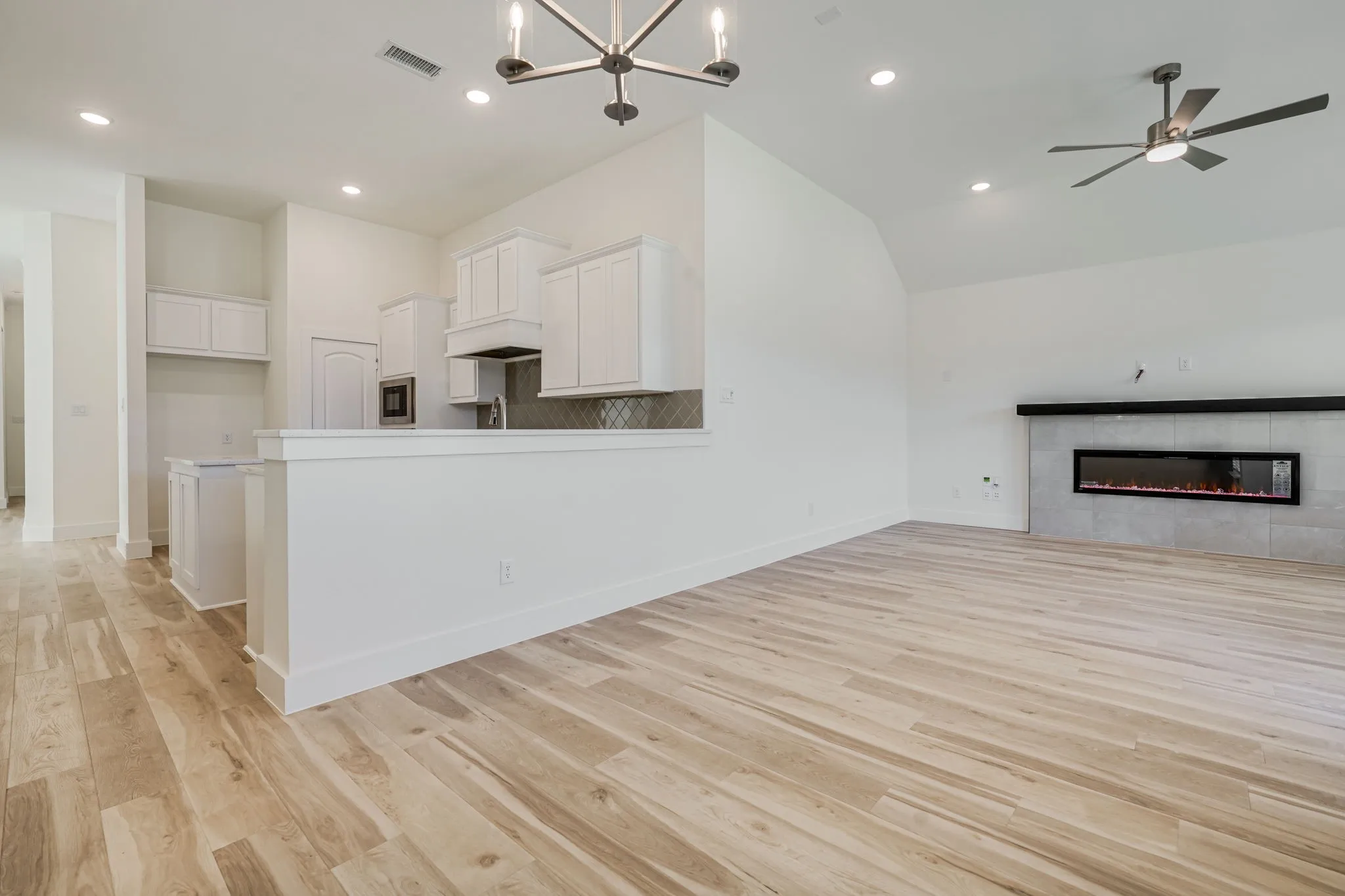 Single Family Residence For Rent in Denton County , 6244 Mulberry Creek Lane, Celina, Texas 75009, 4 Bedroom, 3 Bathroom, 2 Garage spaces, 2,172 Sqft, built in 2023, mls#21364738, Real Estate Agent in Celina, Homes For Rent in Denton county, Homes For Rent in Celina, Realtor in Celina Texas, Real Estate Brokerage Independent Realty Texas, Luminita Cordes Realtor