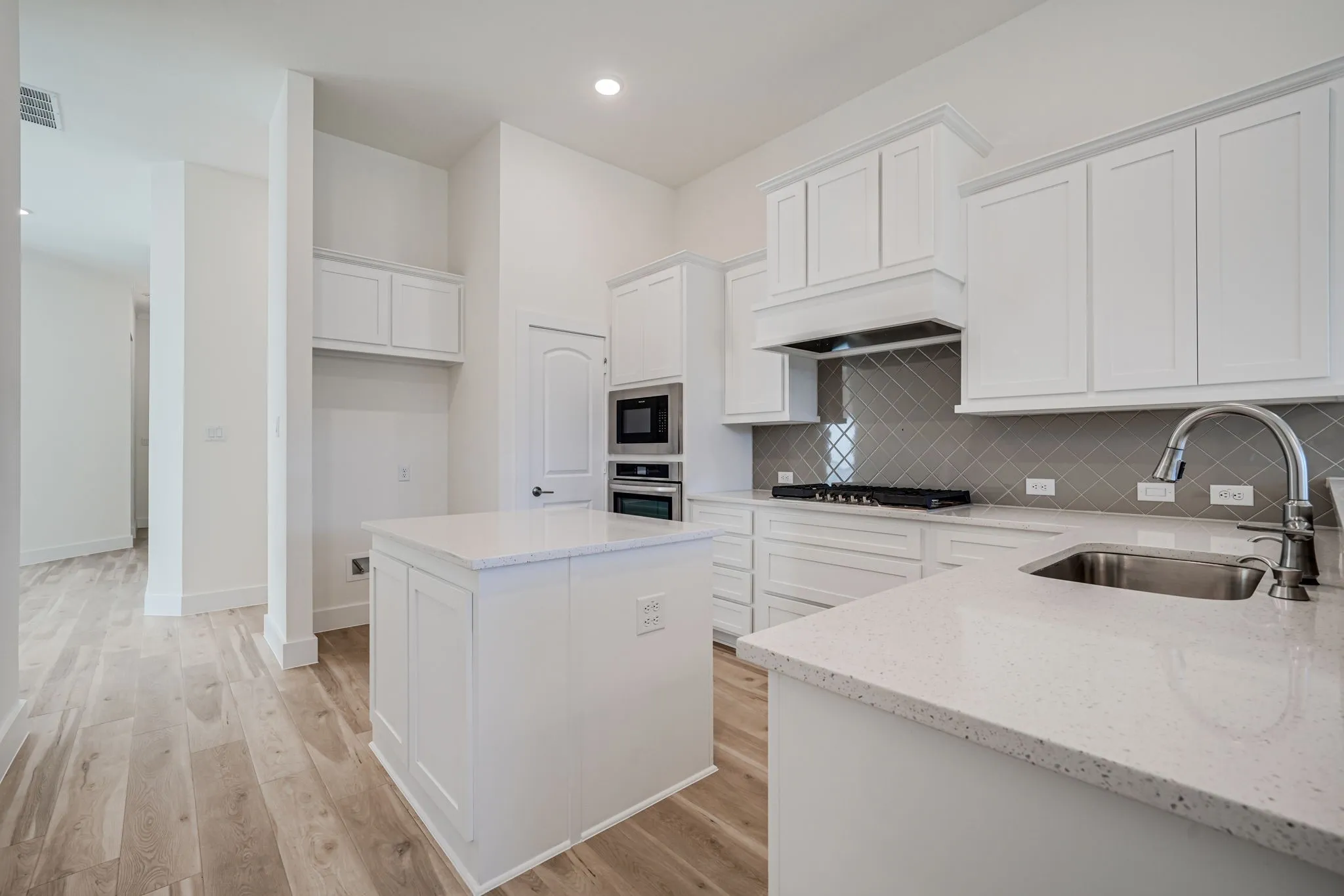 Single Family Residence For Rent in Denton County , 6244 Mulberry Creek Lane, Celina, Texas 75009, 4 Bedroom, 3 Bathroom, 2 Garage spaces, 2,172 Sqft, built in 2023, mls#21364738, Real Estate Agent in Celina, Homes For Rent in Denton county, Homes For Rent in Celina, Realtor in Celina Texas, Real Estate Brokerage Independent Realty Texas, Luminita Cordes Realtor