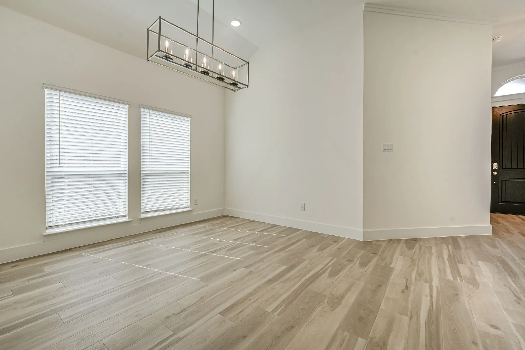 Single Family Residence For Rent in Denton County , 6244 Mulberry Creek Lane, Celina, Texas 75009, 4 Bedroom, 3 Bathroom, 2 Garage spaces, 2,172 Sqft, built in 2023, mls#21364738, Real Estate Agent in Celina, Homes For Rent in Denton county, Homes For Rent in Celina, Realtor in Celina Texas, Real Estate Brokerage Independent Realty Texas, Luminita Cordes Realtor