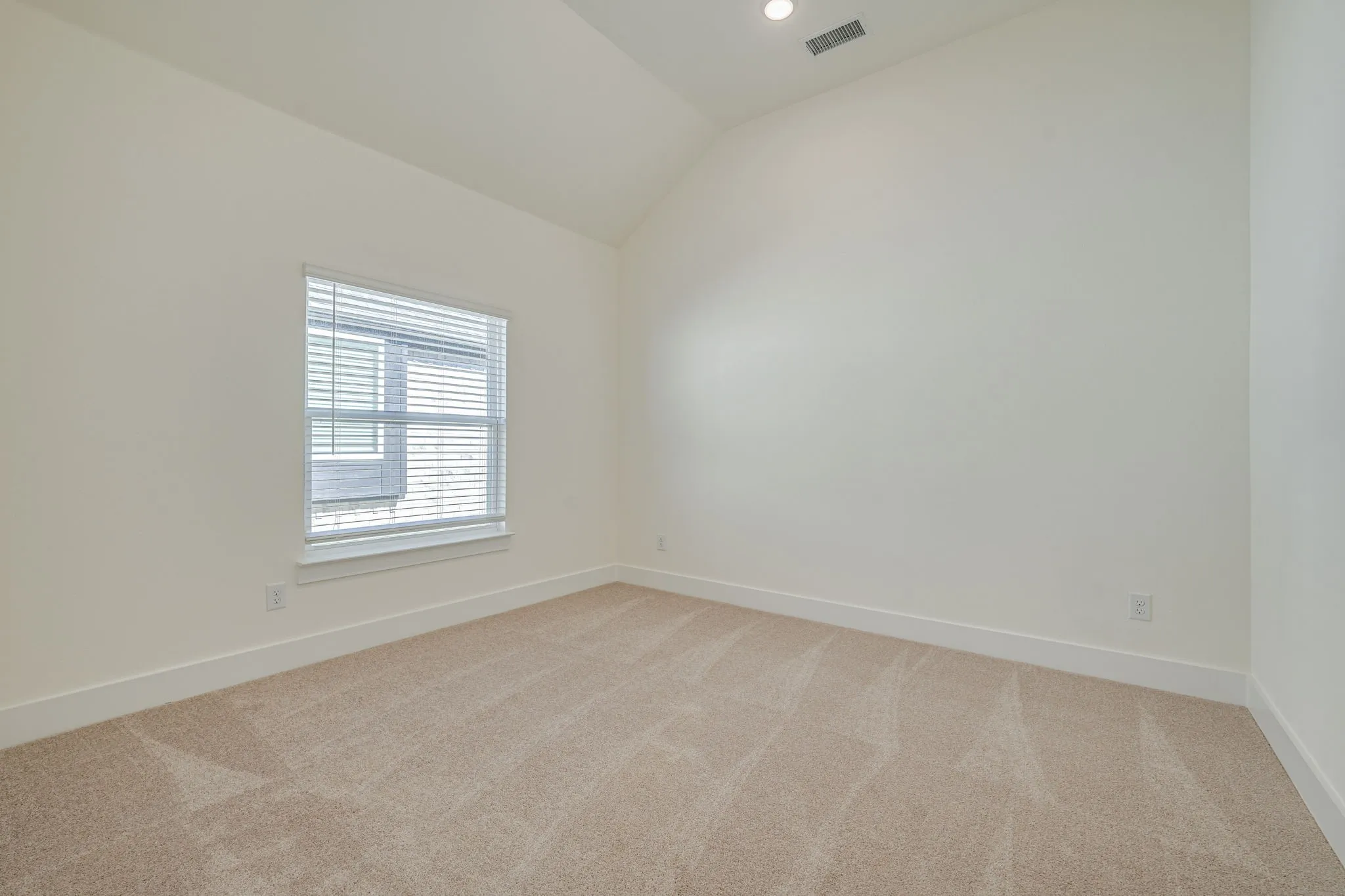 Single Family Residence For Rent in Denton County , 6244 Mulberry Creek Lane, Celina, Texas 75009, 4 Bedroom, 3 Bathroom, 2 Garage spaces, 2,172 Sqft, built in 2023, mls#21364738, Real Estate Agent in Celina, Homes For Rent in Denton county, Homes For Rent in Celina, Realtor in Celina Texas, Real Estate Brokerage Independent Realty Texas, Luminita Cordes Realtor