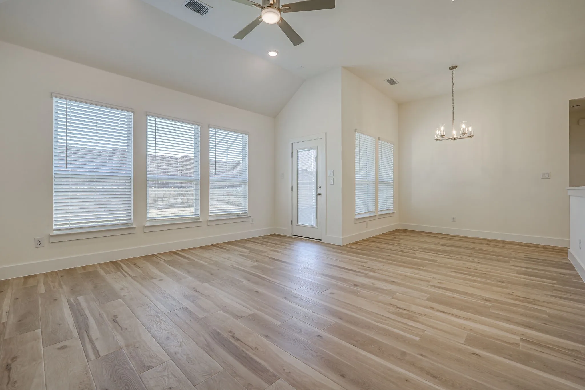 Single Family Residence For Rent in Denton County , 6244 Mulberry Creek Lane, Celina, Texas 75009, 4 Bedroom, 3 Bathroom, 2 Garage spaces, 2,172 Sqft, built in 2023, mls#21364738, Real Estate Agent in Celina, Homes For Rent in Denton county, Homes For Rent in Celina, Realtor in Celina Texas, Real Estate Brokerage Independent Realty Texas, Luminita Cordes Realtor