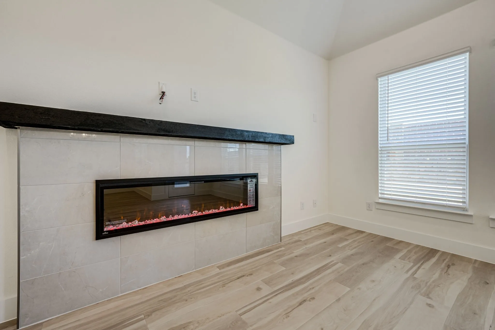 Single Family Residence For Rent in Denton County , 6244 Mulberry Creek Lane, Celina, Texas 75009, 4 Bedroom, 3 Bathroom, 2 Garage spaces, 2,172 Sqft, built in 2023, mls#21364738, Real Estate Agent in Celina, Homes For Rent in Denton county, Homes For Rent in Celina, Realtor in Celina Texas, Real Estate Brokerage Independent Realty Texas, Luminita Cordes Realtor