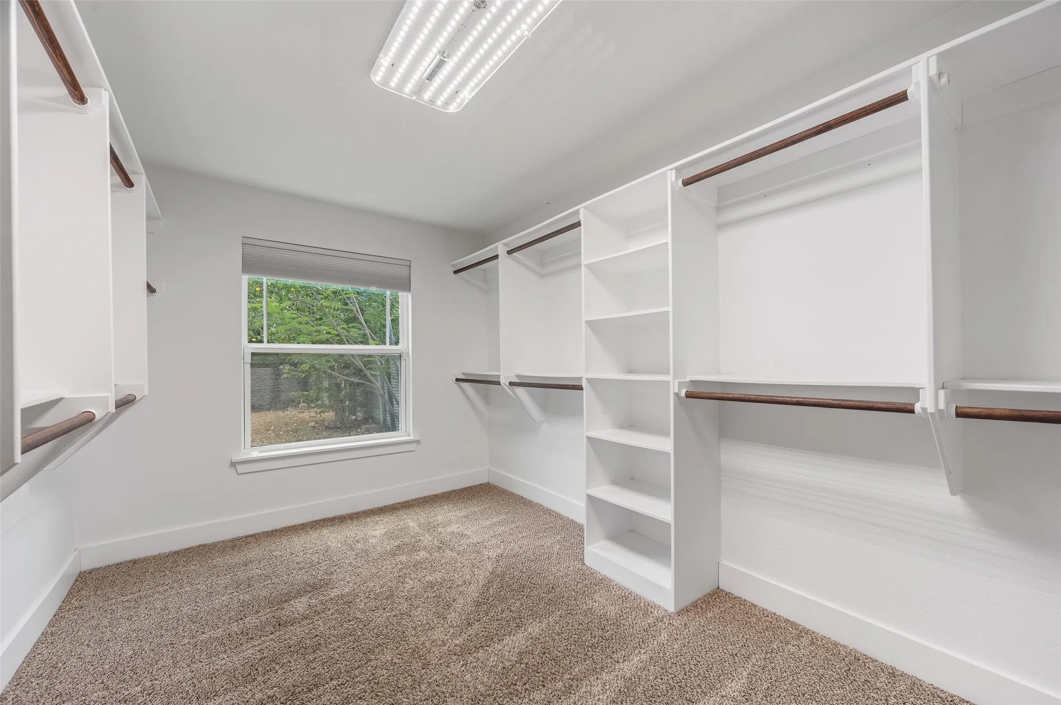 Single Family Residence For Rent in Tarrant County , 2524 Watauga Road, Fort Worth, Texas 76111, 4 Bedroom, 3 Bathroom, Garage spaces, 2,202 Sqft, built in 1942, mls#21364610, Real Estate Agent in Fort Worth, Homes For Rent in Tarrant county, Homes For Rent in Fort Worth, Realtor in Fort Worth Texas, Real Estate Brokerage Independent Realty Texas, Luminita Cordes Realtor