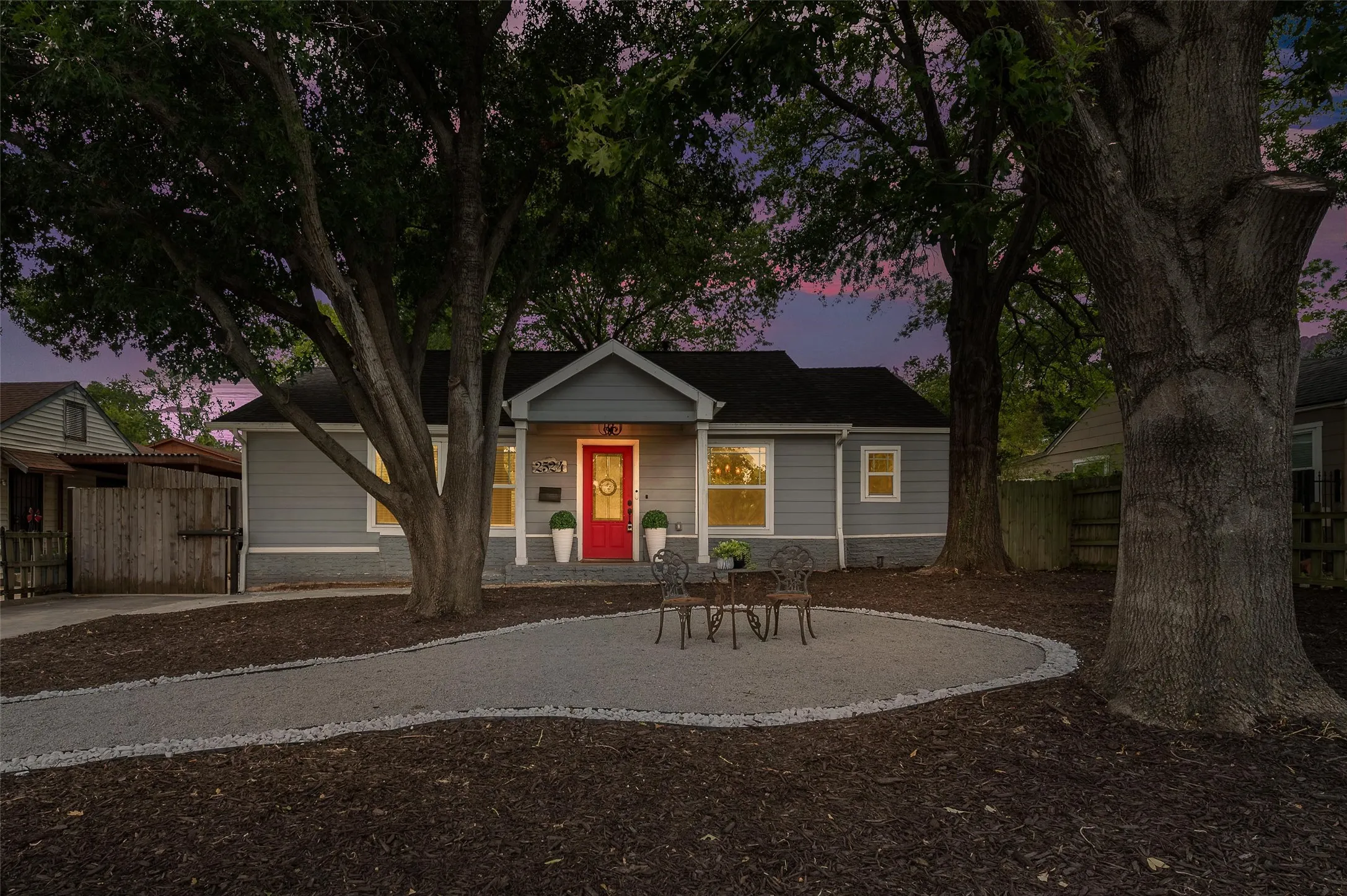 Single Family Residence For Rent in Tarrant County , 2524 Watauga Road, Fort Worth, Texas 76111, 4 Bedroom, 3 Bathroom, Garage spaces, 2,202 Sqft, built in 1942, mls#21364610, Real Estate Agent in Fort Worth, Homes For Rent in Tarrant county, Homes For Rent in Fort Worth, Realtor in Fort Worth Texas, Real Estate Brokerage Independent Realty Texas, Luminita Cordes Realtor