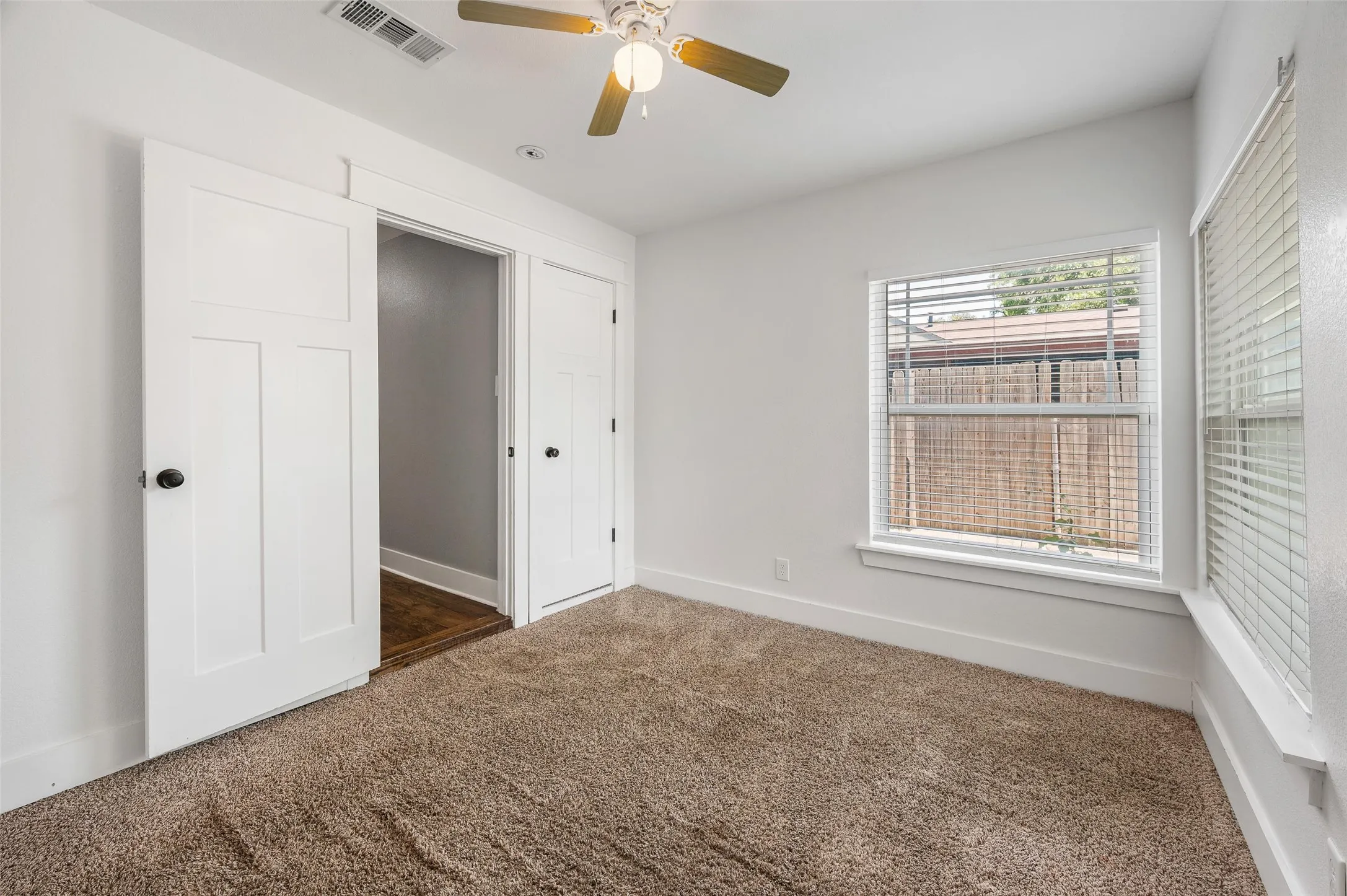 Single Family Residence For Rent in Tarrant County , 2524 Watauga Road, Fort Worth, Texas 76111, 4 Bedroom, 3 Bathroom, Garage spaces, 2,202 Sqft, built in 1942, mls#21364610, Real Estate Agent in Fort Worth, Homes For Rent in Tarrant county, Homes For Rent in Fort Worth, Realtor in Fort Worth Texas, Real Estate Brokerage Independent Realty Texas, Luminita Cordes Realtor