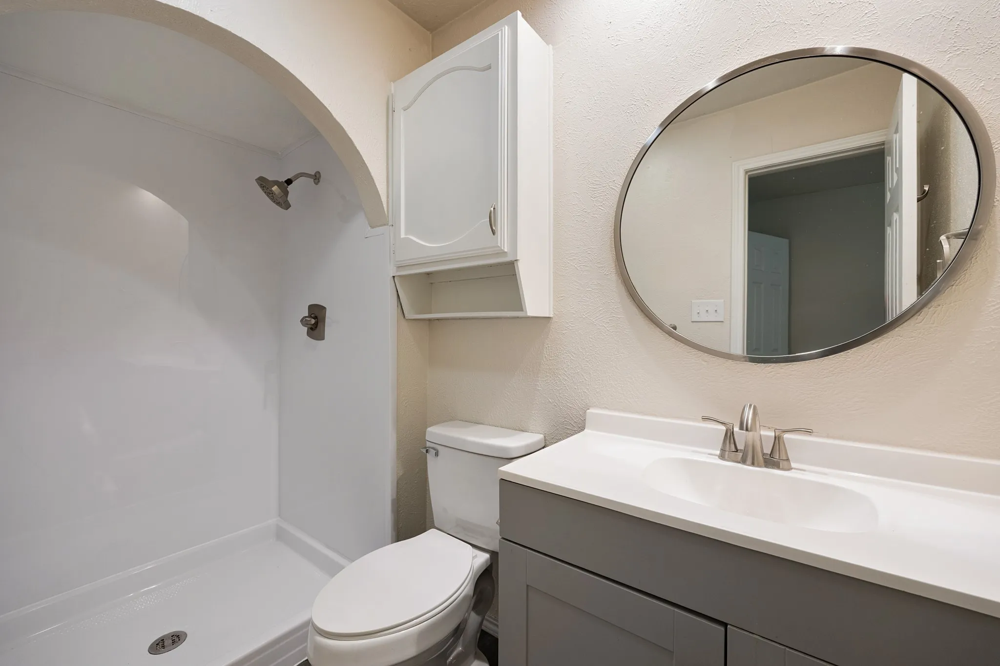 Single Family Residence For Sale in Rockwall County , 6117 Scenic Drive, Rowlett, Texas 75088, 3 Bedroom, 2 Bathroom, 2 Garage spaces, 1,934 Sqft, built in 1983, mls#21362411, Real Estate Agent in Rowlett, Homes For Sale in Rockwall county, Homes For Sale in Rowlett, Realtor in Rowlett Texas, Real Estate Brokerage Independent Realty Texas, Luminita Cordes Realtor