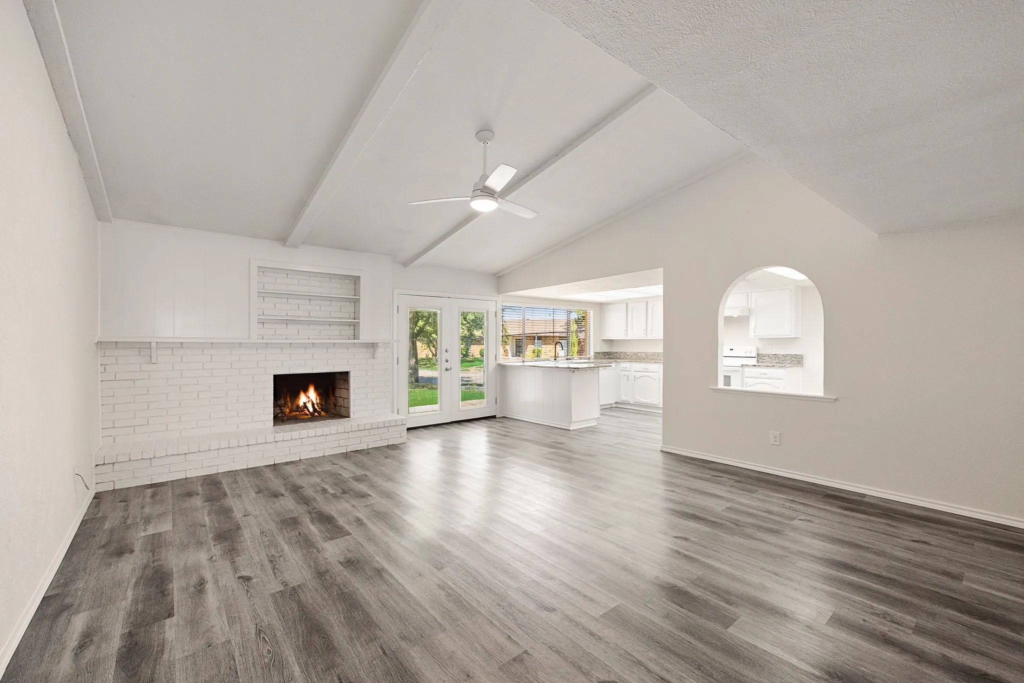 Single Family Residence For Sale in Rockwall County , 6117 Scenic Drive, Rowlett, Texas 75088, 3 Bedroom, 2 Bathroom, 2 Garage spaces, 1,934 Sqft, built in 1983, mls#21362411, Real Estate Agent in Rowlett, Homes For Sale in Rockwall county, Homes For Sale in Rowlett, Realtor in Rowlett Texas, Real Estate Brokerage Independent Realty Texas, Luminita Cordes Realtor