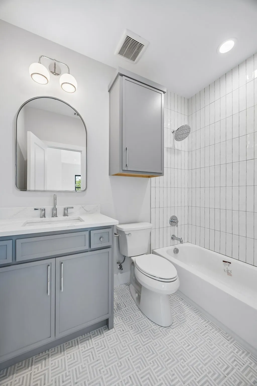 Full bath for bedroom 4