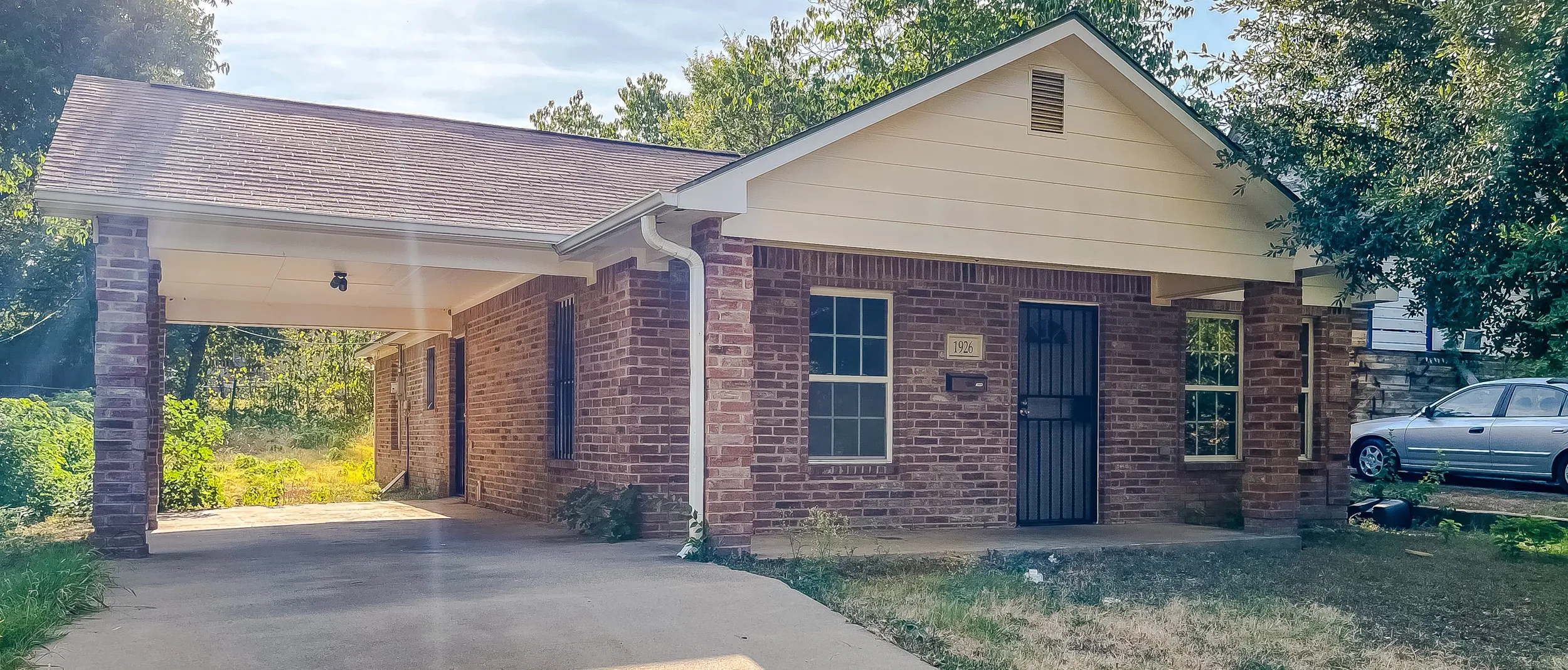 Single Family Residence For Sale in Dallas County , 1926 Arizona Avenue, Dallas, Texas 75216, 3 Bedroom, 2 Bathroom, Garage spaces, 1,479 Sqft, built in 2011, mls#21363302, Real Estate Agent in Dallas, Homes For Sale in Dallas county, Homes For Sale in Dallas, Realtor in Dallas Texas, Real Estate Brokerage Independent Realty Texas, Luminita Cordes Realtor