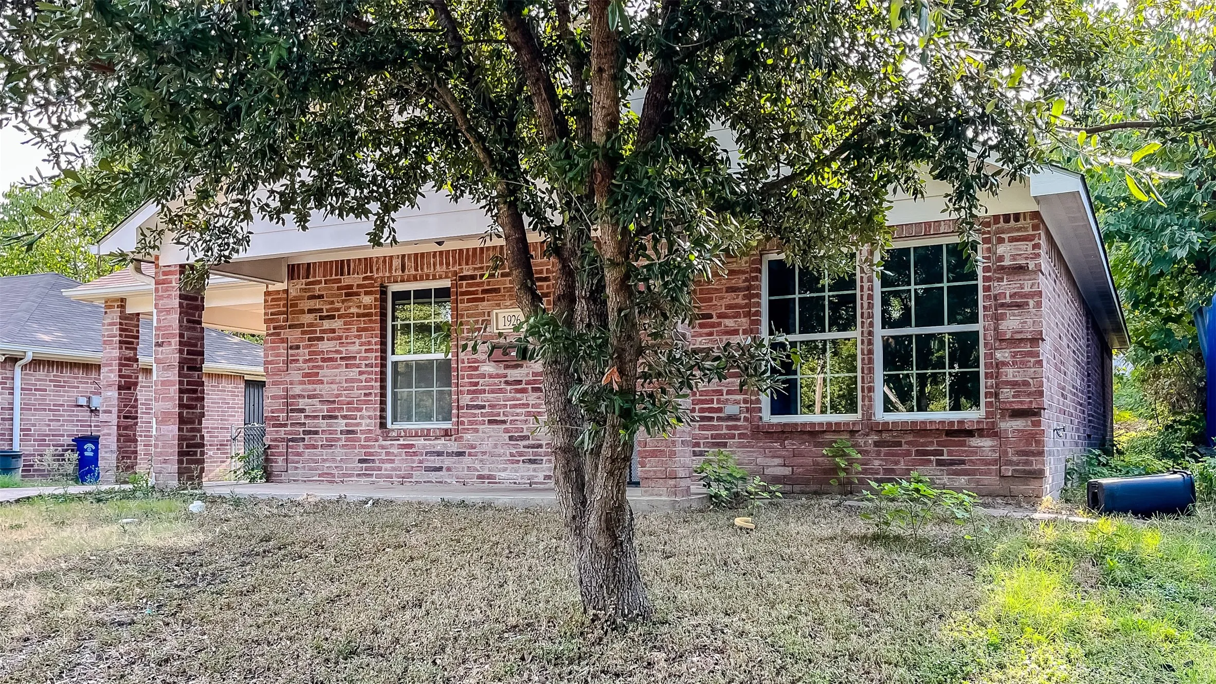 Single Family Residence For Sale in Dallas County , 1926 Arizona Avenue, Dallas, Texas 75216, 3 Bedroom, 2 Bathroom, Garage spaces, 1,479 Sqft, built in 2011, mls#21363302, Real Estate Agent in Dallas, Homes For Sale in Dallas county, Homes For Sale in Dallas, Realtor in Dallas Texas, Real Estate Brokerage Independent Realty Texas, Luminita Cordes Realtor