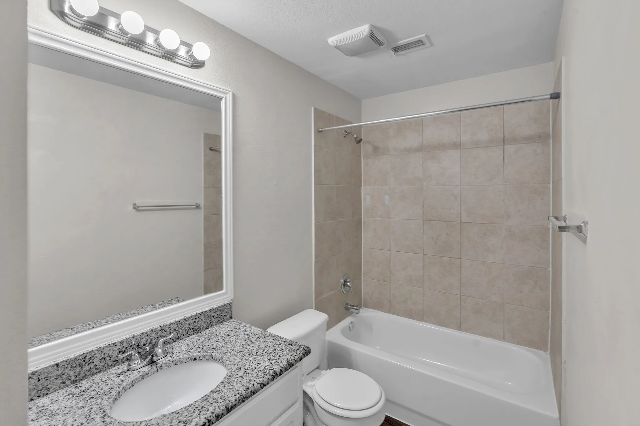 Single Family Residence For Rent in Tarrant County , 11829 Gold Creek Drive E, Fort Worth, Texas 76244, 4 Bedroom, 2 Bathroom, 2 Garage spaces, 2,136 Sqft, built in 2001, mls#21365096, Real Estate Agent in Fort Worth, Homes For Rent in Tarrant county, Homes For Rent in Fort Worth, Realtor in Fort Worth Texas, Real Estate Brokerage Independent Realty Texas, Luminita Cordes Realtor