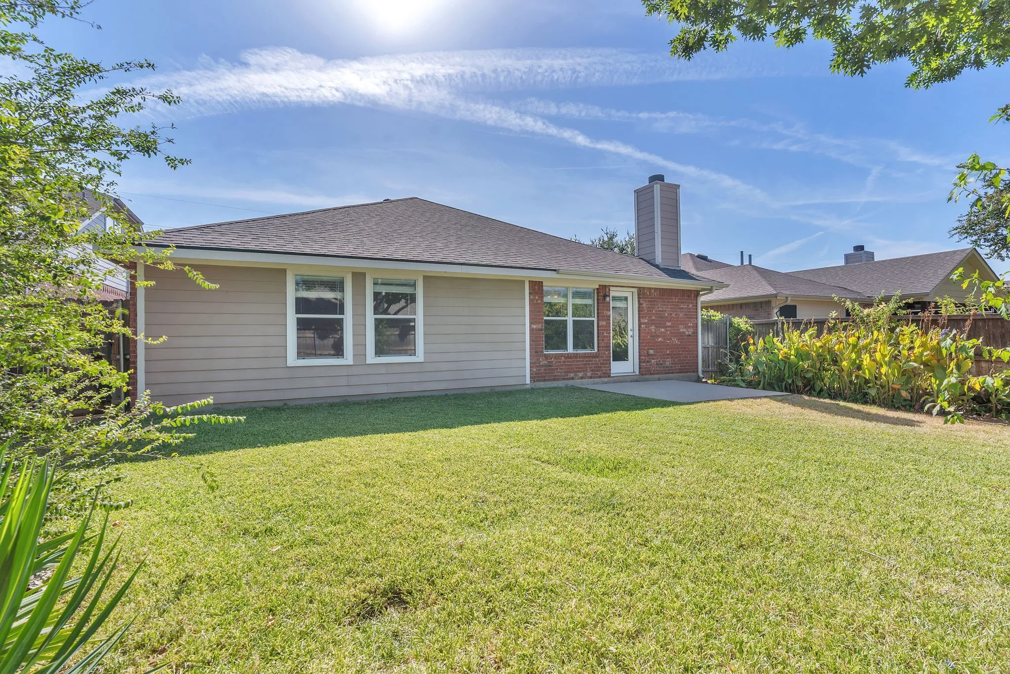 Single Family Residence For Rent in Tarrant County , 11829 Gold Creek Drive E, Fort Worth, Texas 76244, 4 Bedroom, 2 Bathroom, 2 Garage spaces, 2,136 Sqft, built in 2001, mls#21365096, Real Estate Agent in Fort Worth, Homes For Rent in Tarrant county, Homes For Rent in Fort Worth, Realtor in Fort Worth Texas, Real Estate Brokerage Independent Realty Texas, Luminita Cordes Realtor