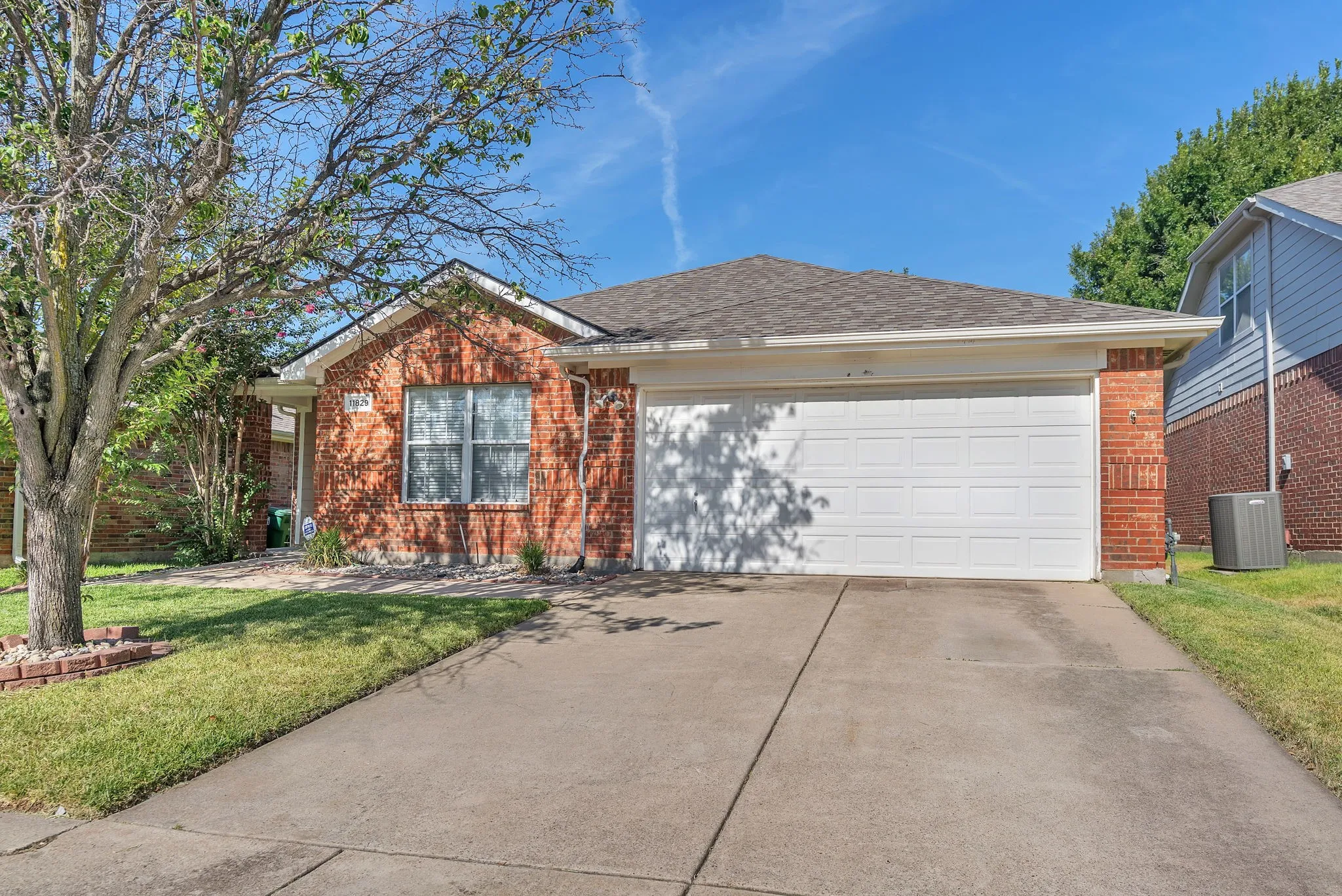 Single Family Residence For Rent in Tarrant County , 11829 Gold Creek Drive E, Fort Worth, Texas 76244, 4 Bedroom, 2 Bathroom, 2 Garage spaces, 2,136 Sqft, built in 2001, mls#21365096, Real Estate Agent in Fort Worth, Homes For Rent in Tarrant county, Homes For Rent in Fort Worth, Realtor in Fort Worth Texas, Real Estate Brokerage Independent Realty Texas, Luminita Cordes Realtor