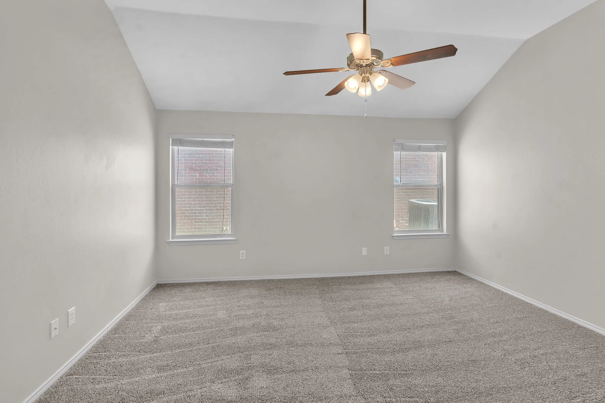 Single Family Residence For Rent in Tarrant County , 11829 Gold Creek Drive E, Fort Worth, Texas 76244, 4 Bedroom, 2 Bathroom, 2 Garage spaces, 2,136 Sqft, built in 2001, mls#21365096, Real Estate Agent in Fort Worth, Homes For Rent in Tarrant county, Homes For Rent in Fort Worth, Realtor in Fort Worth Texas, Real Estate Brokerage Independent Realty Texas, Luminita Cordes Realtor