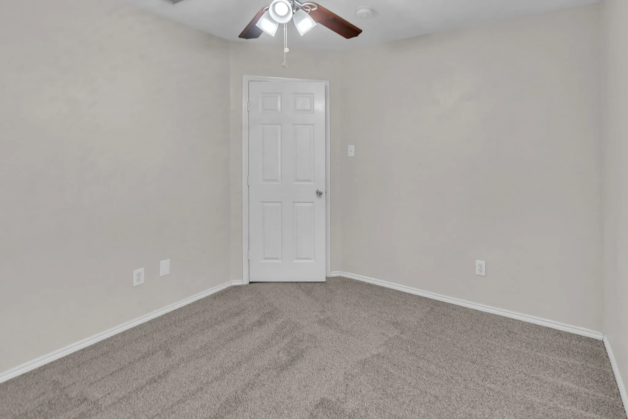 Single Family Residence For Rent in Tarrant County , 11829 Gold Creek Drive E, Fort Worth, Texas 76244, 4 Bedroom, 2 Bathroom, 2 Garage spaces, 2,136 Sqft, built in 2001, mls#21365096, Real Estate Agent in Fort Worth, Homes For Rent in Tarrant county, Homes For Rent in Fort Worth, Realtor in Fort Worth Texas, Real Estate Brokerage Independent Realty Texas, Luminita Cordes Realtor