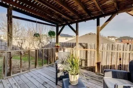 Single Family Residence For Sale in Tarrant County , 7549 Vanessa Drive, Fort Worth, Texas 76112, 3 Bedroom, 2 Bathroom, 2 Garage spaces, 1,645 Sqft, built in 2005, Price $295,000, mls#21365416, Real Estate Agent in Fort Worth, Homes For Sale in Tarrant county, Homes For Sale in Fort Worth, Realtor in Fort Worth Texas, Real Estate Brokerage Independent Realty Texas, Luminita Cordes Realtor