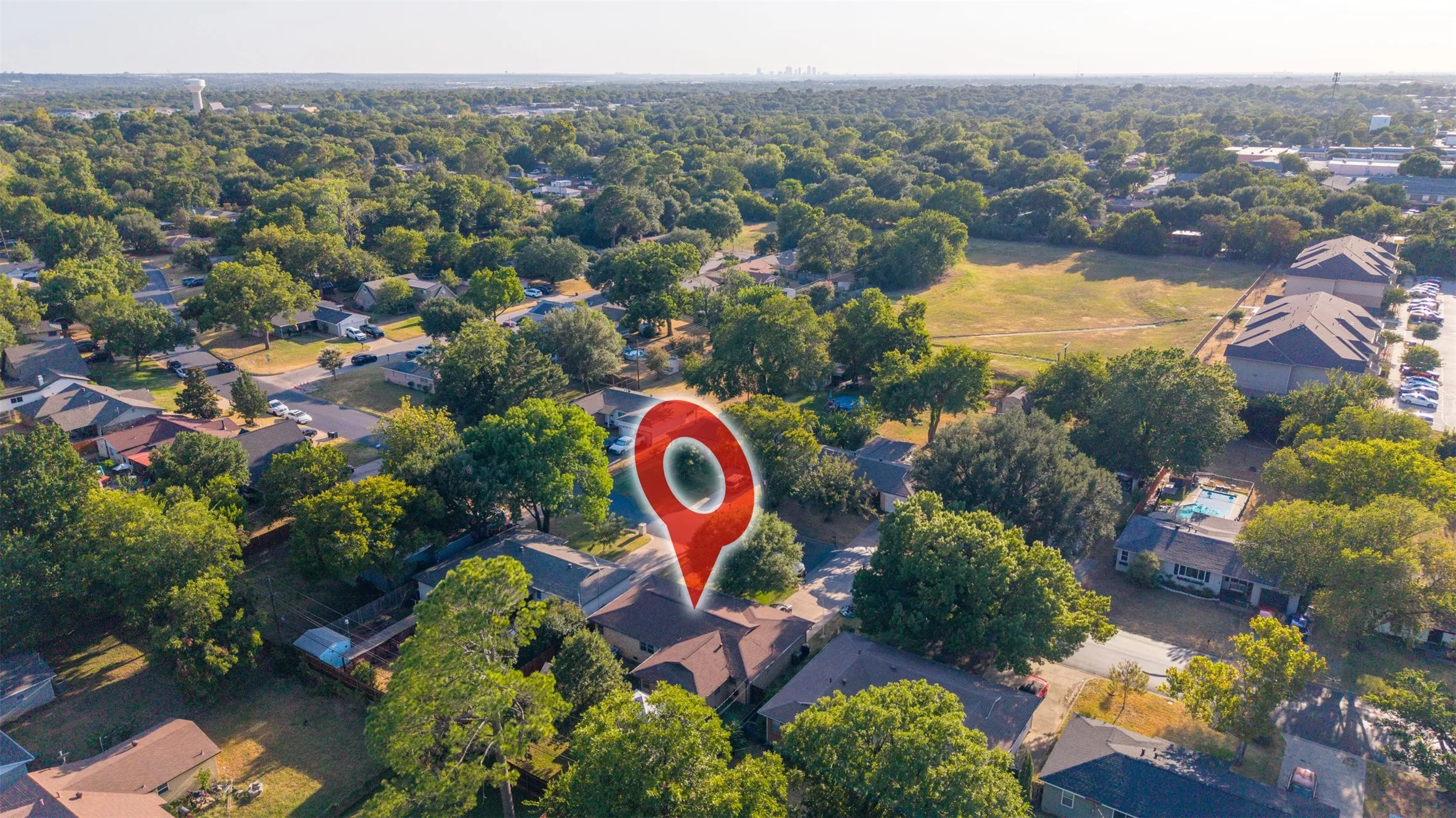 Single Family Residence For Sale in Tarrant County , 1208 Harrison Lane, Hurst, Texas 76053, 3 Bedroom, 2 Bathroom, 2 Garage spaces, 1,523 Sqft, built in 1957, mls#21359078, Real Estate Agent in Hurst, Homes For Sale in Tarrant county, Homes For Sale in Hurst, Realtor in Hurst Texas, Real Estate Brokerage Independent Realty Texas, Luminita Cordes Realtor