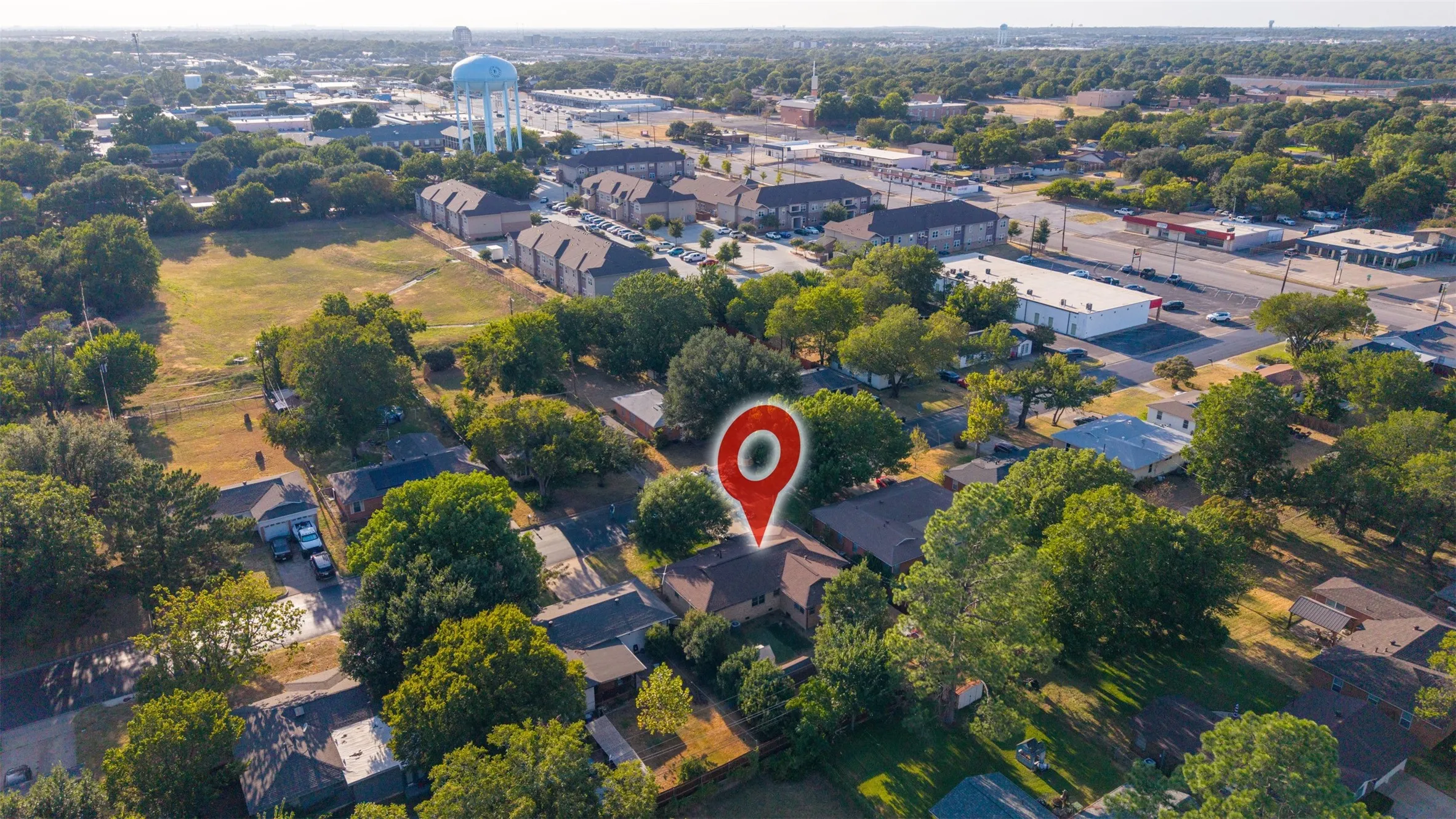 Single Family Residence For Sale in Tarrant County , 1208 Harrison Lane, Hurst, Texas 76053, 3 Bedroom, 2 Bathroom, 2 Garage spaces, 1,523 Sqft, built in 1957, mls#21359078, Real Estate Agent in Hurst, Homes For Sale in Tarrant county, Homes For Sale in Hurst, Realtor in Hurst Texas, Real Estate Brokerage Independent Realty Texas, Luminita Cordes Realtor