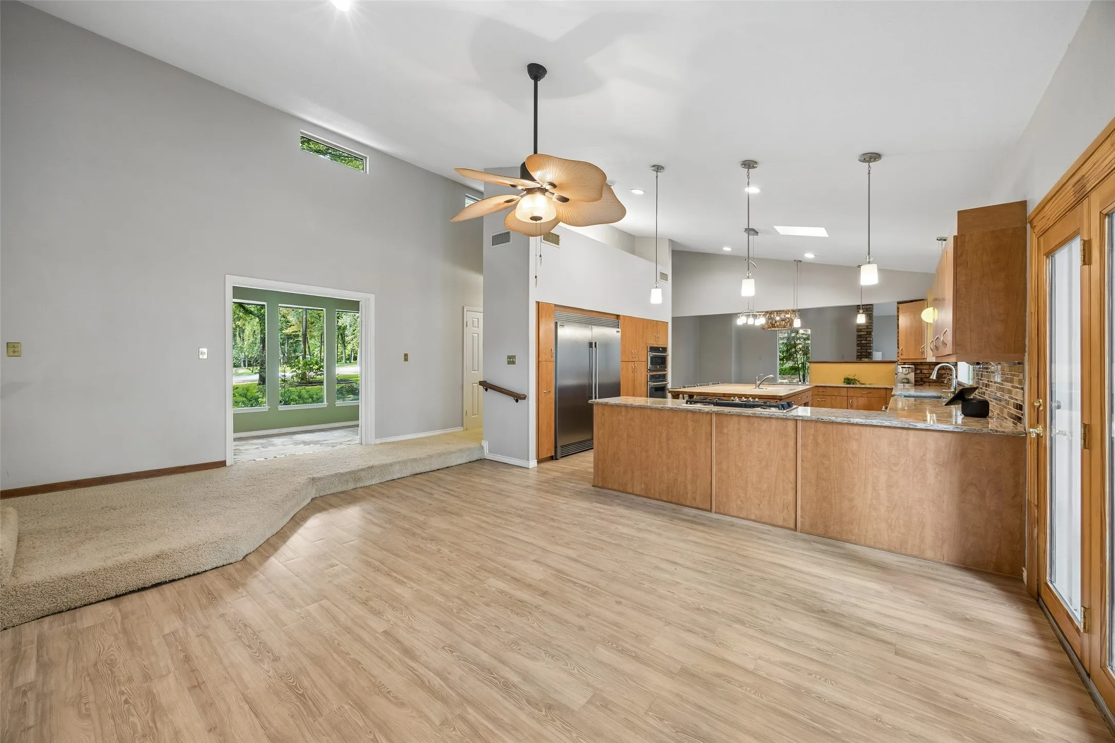 Single Family Residence For Sale in Tarrant County , 1012 Spanish Trail, Keller, Texas 76262, 4 Bedroom, 4 Bathroom, 2 Garage spaces, 3,572 Sqft, built in 1987, mls#21364429, Real Estate Agent in Keller, Homes For Sale in Tarrant county, Homes For Sale in Keller, Realtor in Keller Texas, Real Estate Brokerage Independent Realty Texas, Luminita Cordes Realtor