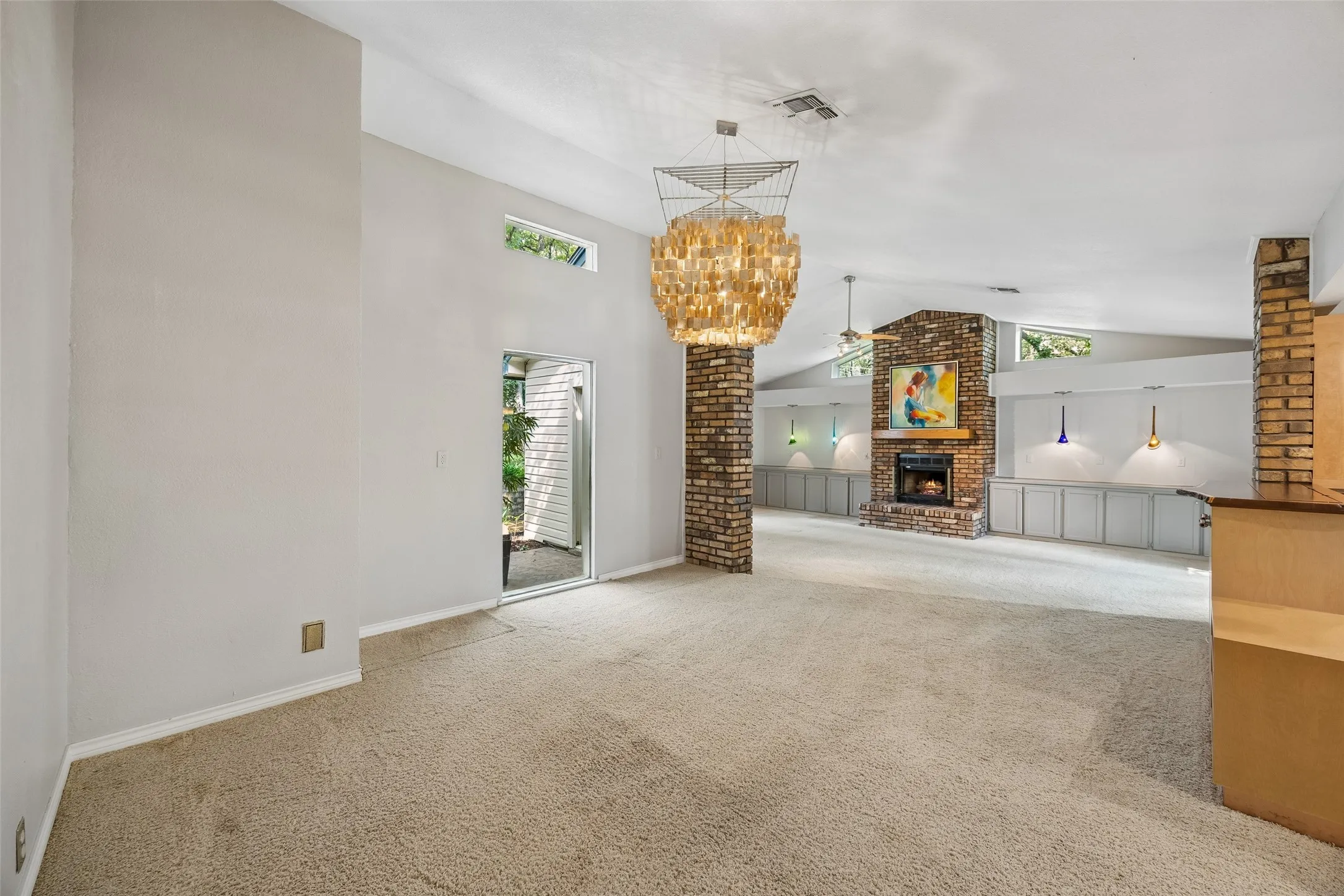 Single Family Residence For Sale in Tarrant County , 1012 Spanish Trail, Keller, Texas 76262, 4 Bedroom, 4 Bathroom, 2 Garage spaces, 3,572 Sqft, built in 1987, mls#21364429, Real Estate Agent in Keller, Homes For Sale in Tarrant county, Homes For Sale in Keller, Realtor in Keller Texas, Real Estate Brokerage Independent Realty Texas, Luminita Cordes Realtor