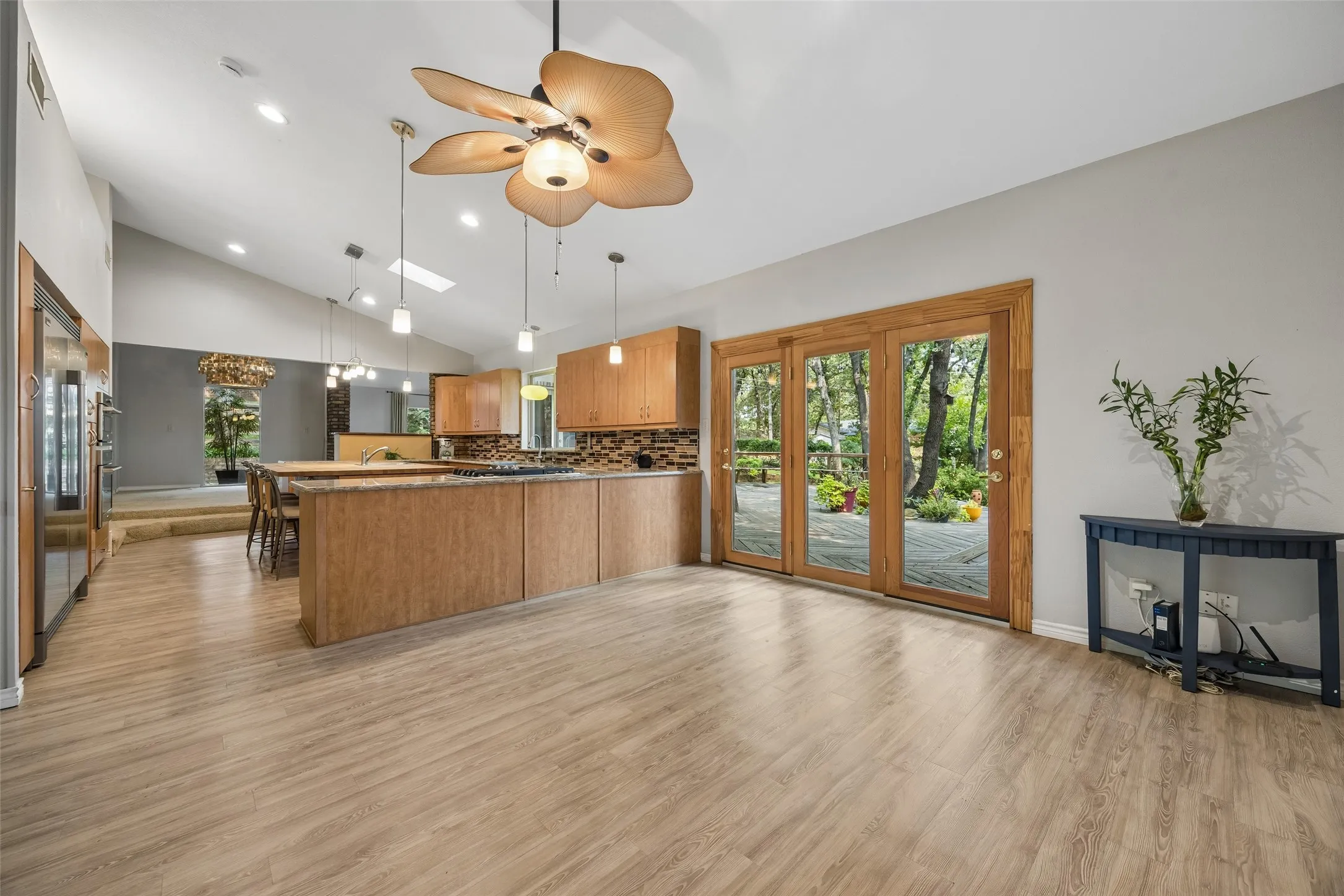 Single Family Residence For Sale in Tarrant County , 1012 Spanish Trail, Keller, Texas 76262, 4 Bedroom, 4 Bathroom, 2 Garage spaces, 3,572 Sqft, built in 1987, mls#21364429, Real Estate Agent in Keller, Homes For Sale in Tarrant county, Homes For Sale in Keller, Realtor in Keller Texas, Real Estate Brokerage Independent Realty Texas, Luminita Cordes Realtor